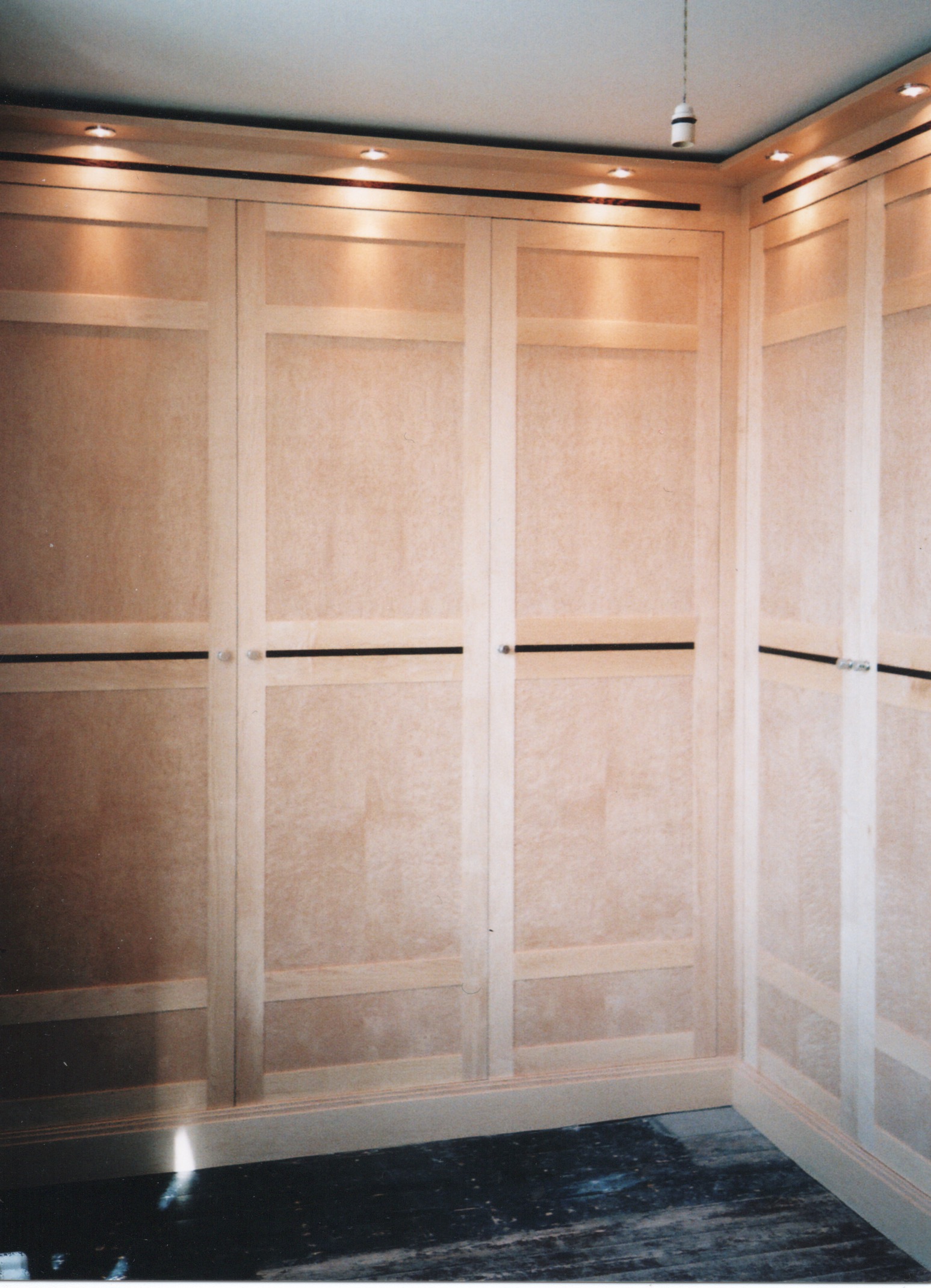 Maple with Wenge inlay dressing room