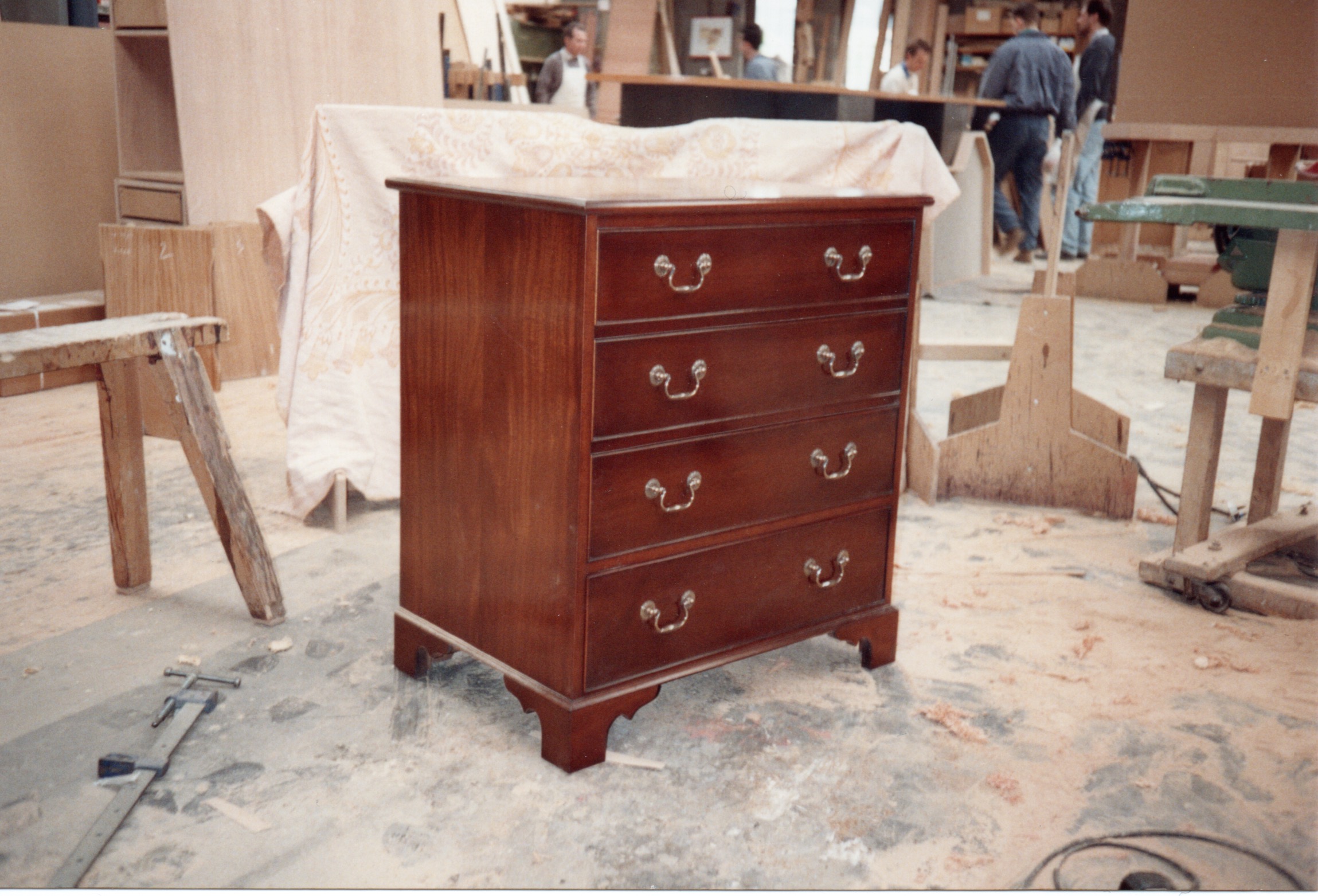 Mahogany chest of drawers