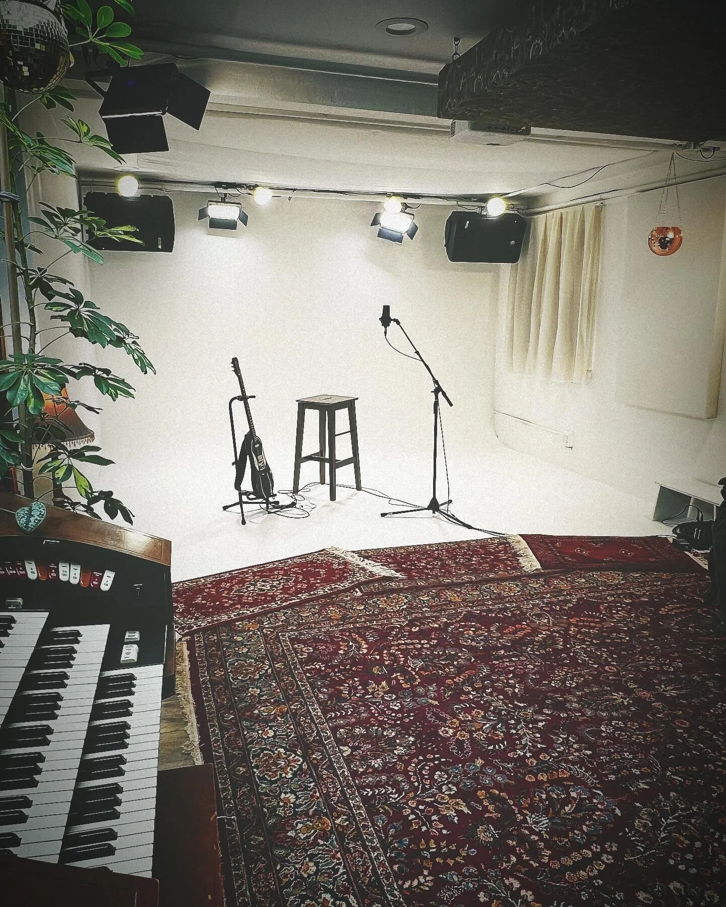 💡 🎥 🎸