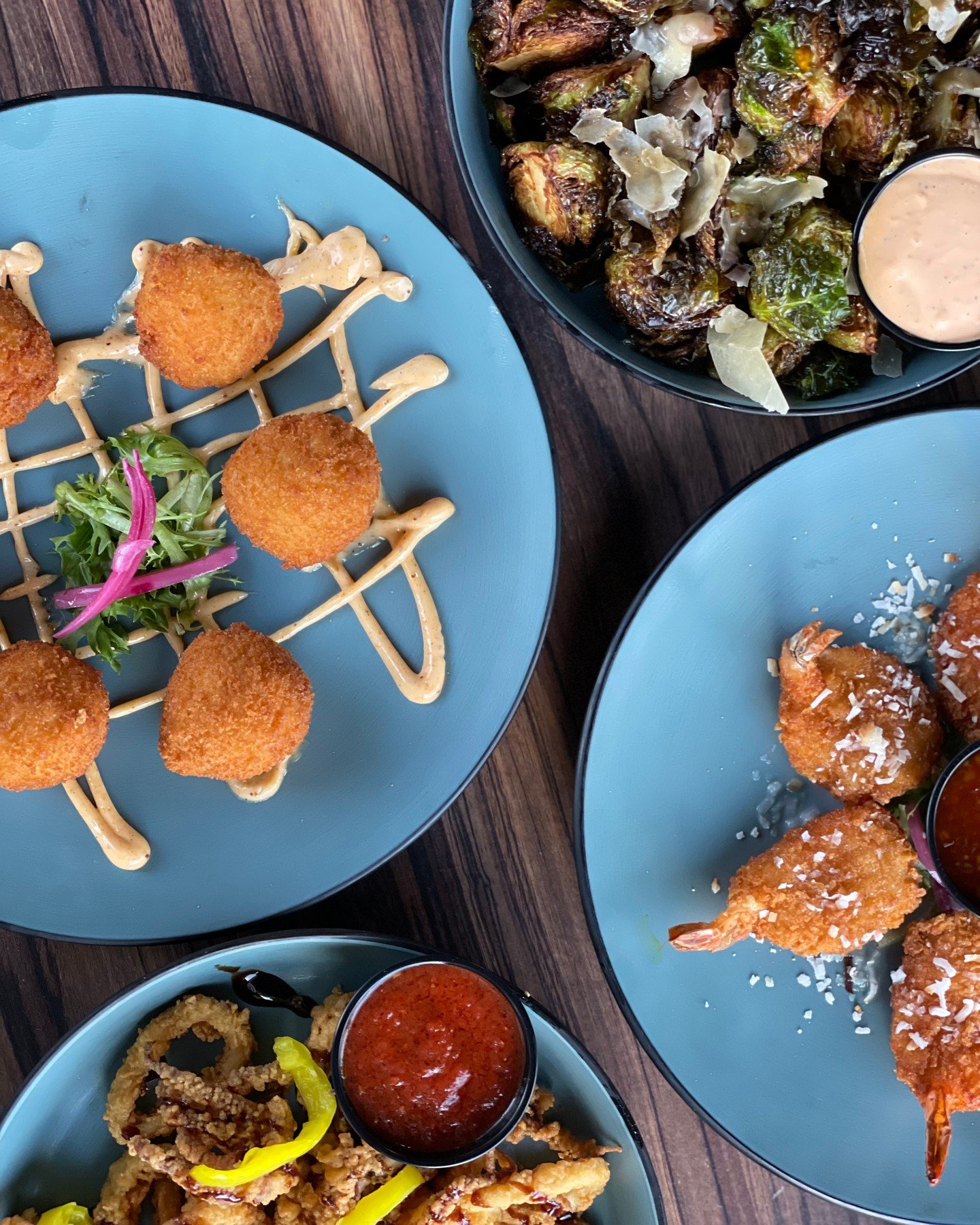 Father&rsquo;s Day is tomorrow&mdash;treat Dad to dinner with a view he won&rsquo;t forget. 🌅🍽️
The Boathouse is serving up great food, cold drinks, and those perfect waterfront vibes!

#theboathouse #boathousedining #foodi #explore #maeats #marest