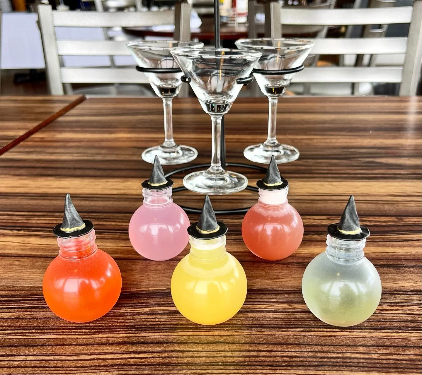 Martini flights ARE BACK! 💙 Get into the spooky spirit with our Witches Brew Martini flight flavors! Available every Wednesday &amp; Thursday starting THIS WEEK!! 
Blu-Cosmopolitan ✈️
Cucumber Melon Tini ☠️
Frenchie Martini 🎃
Empress 👻
Washington 