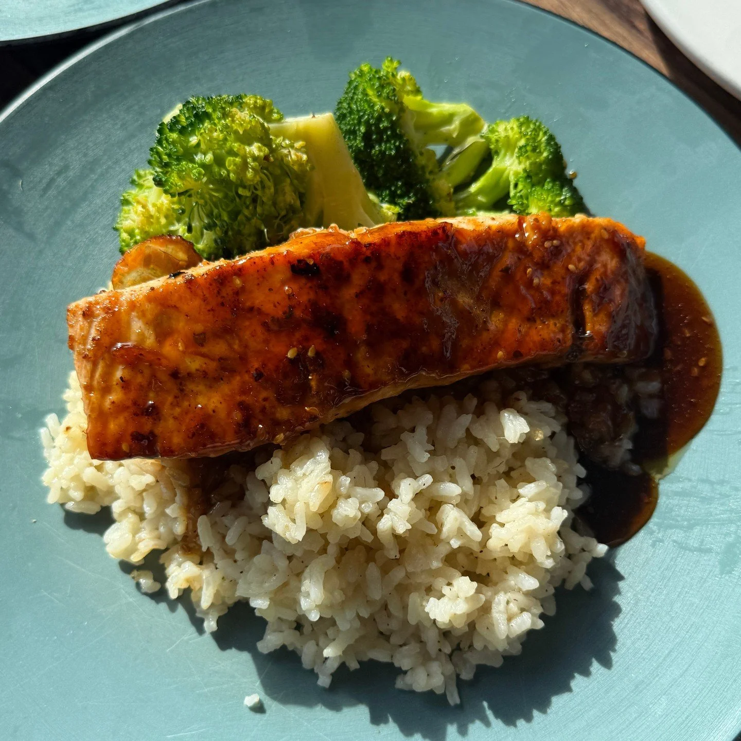 That perfect bite? Right here! Teriyaki glazed salmon over coconut risotto with veggies on the side! So good😋