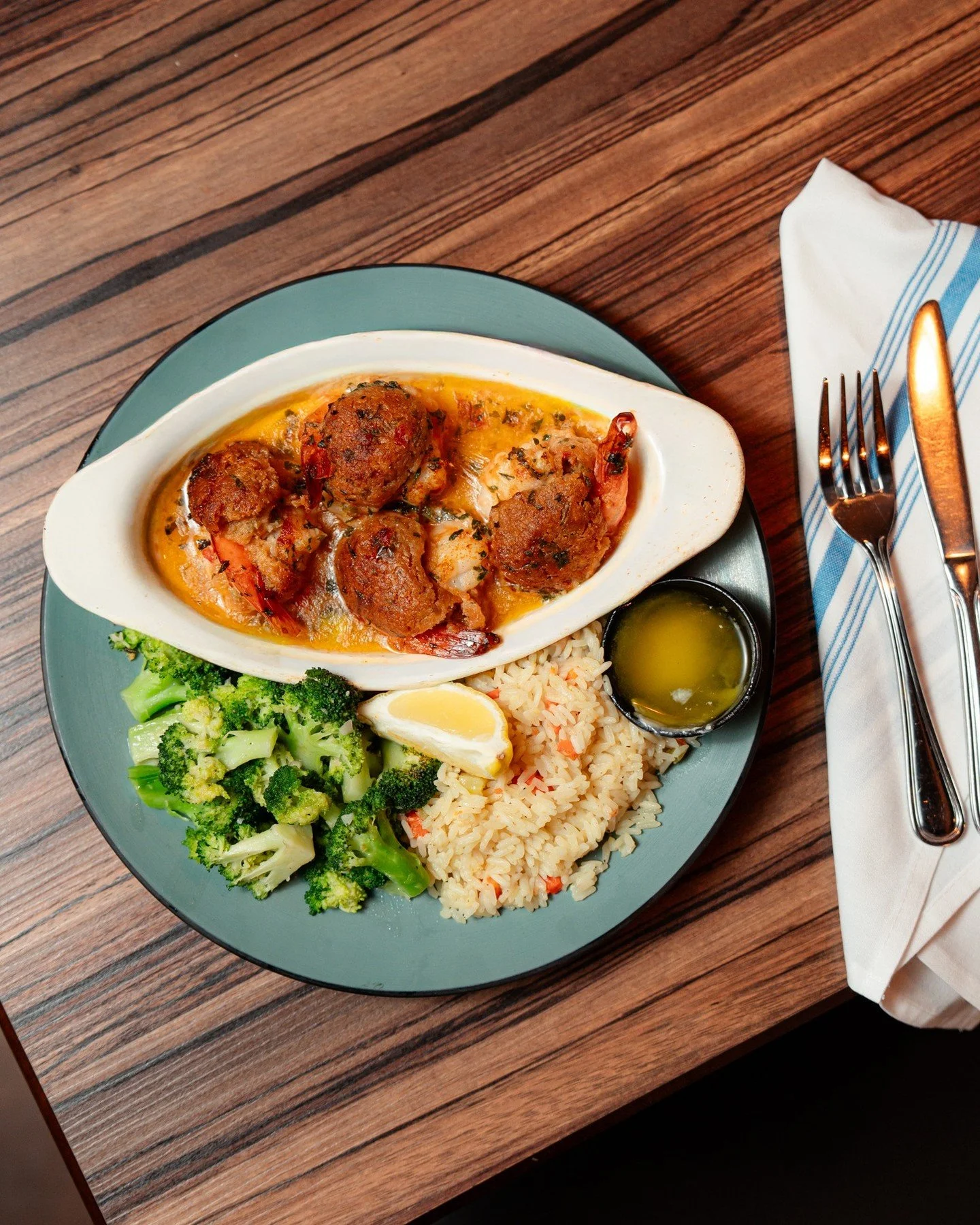 Golden baked shrimp, savory stuffing, rice, and veggies 🦐
Fresh, delicious, and ready for your next visit to The Boathouse!

📍The Boathouse: 1 Alvord Street, South Hadley, MA
#TheBoathouse #SouthHadley