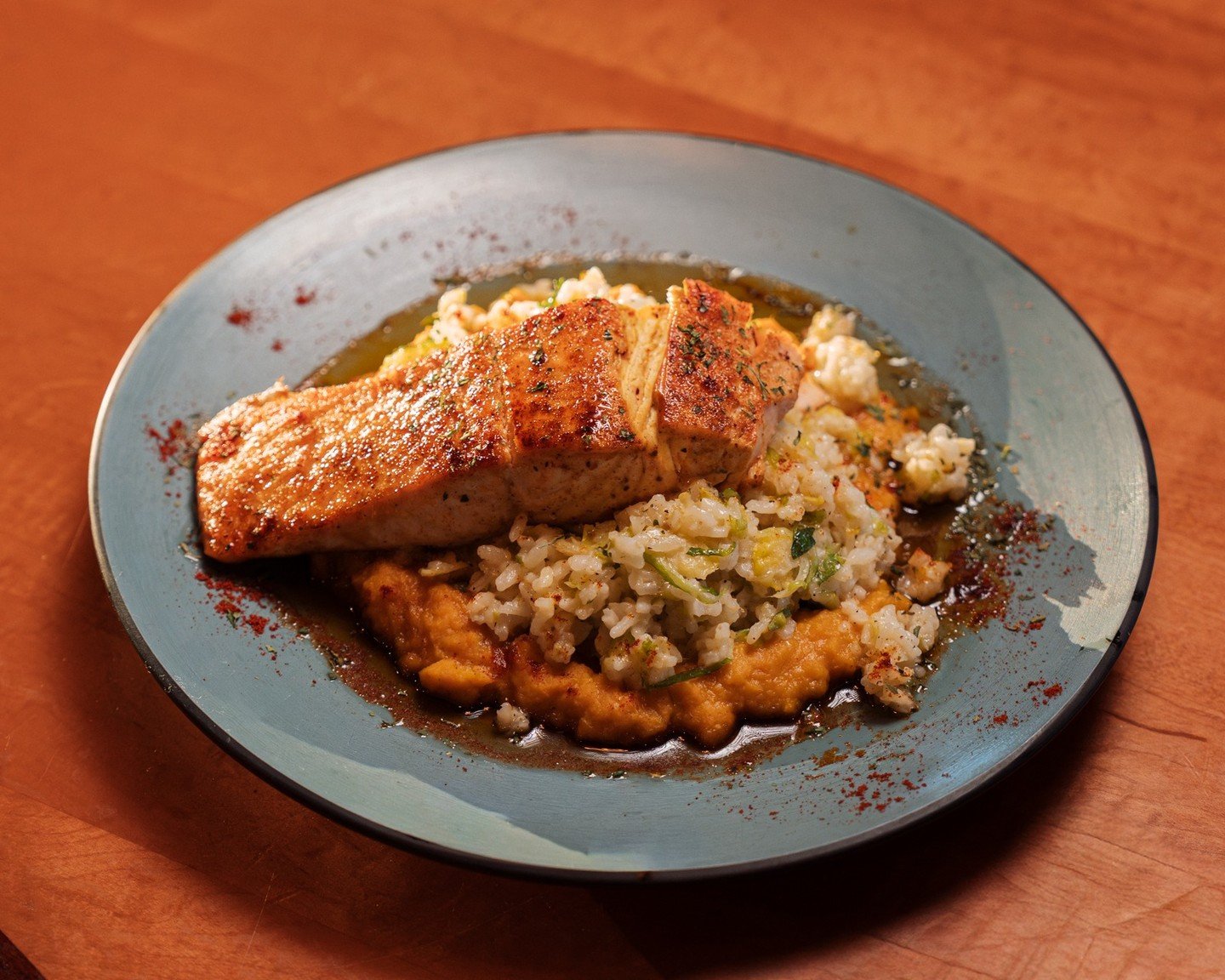 Maple Glazed Salmon 🍁
Creamy mashed sweet potato &amp; shaved Brussels sprout risotto on the side&hellip;
Sweet, savory, and perfectly balanced at The Boathouse ✨