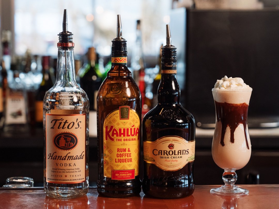 A classic Mudslide, done the Boathouse way🍫
#boathouse #mudslide