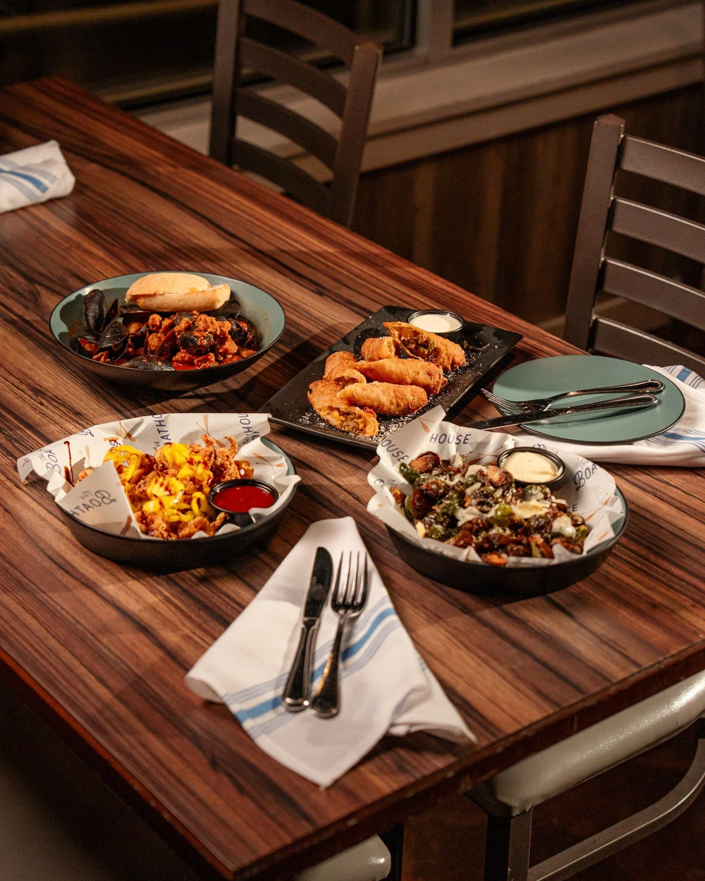 Good food, good company, good start to the meal 🍽️
Grab a seat at The Boathouse!