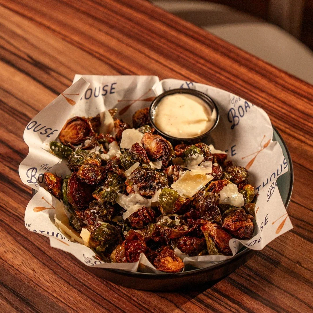 Spotlight on the sprouts. Trust us.
Crispy, tossed in hot honey, and finished with shaved parmesan and garlic aioli👨&zwj;🍳💋
#theboathouse #brusselssprouts