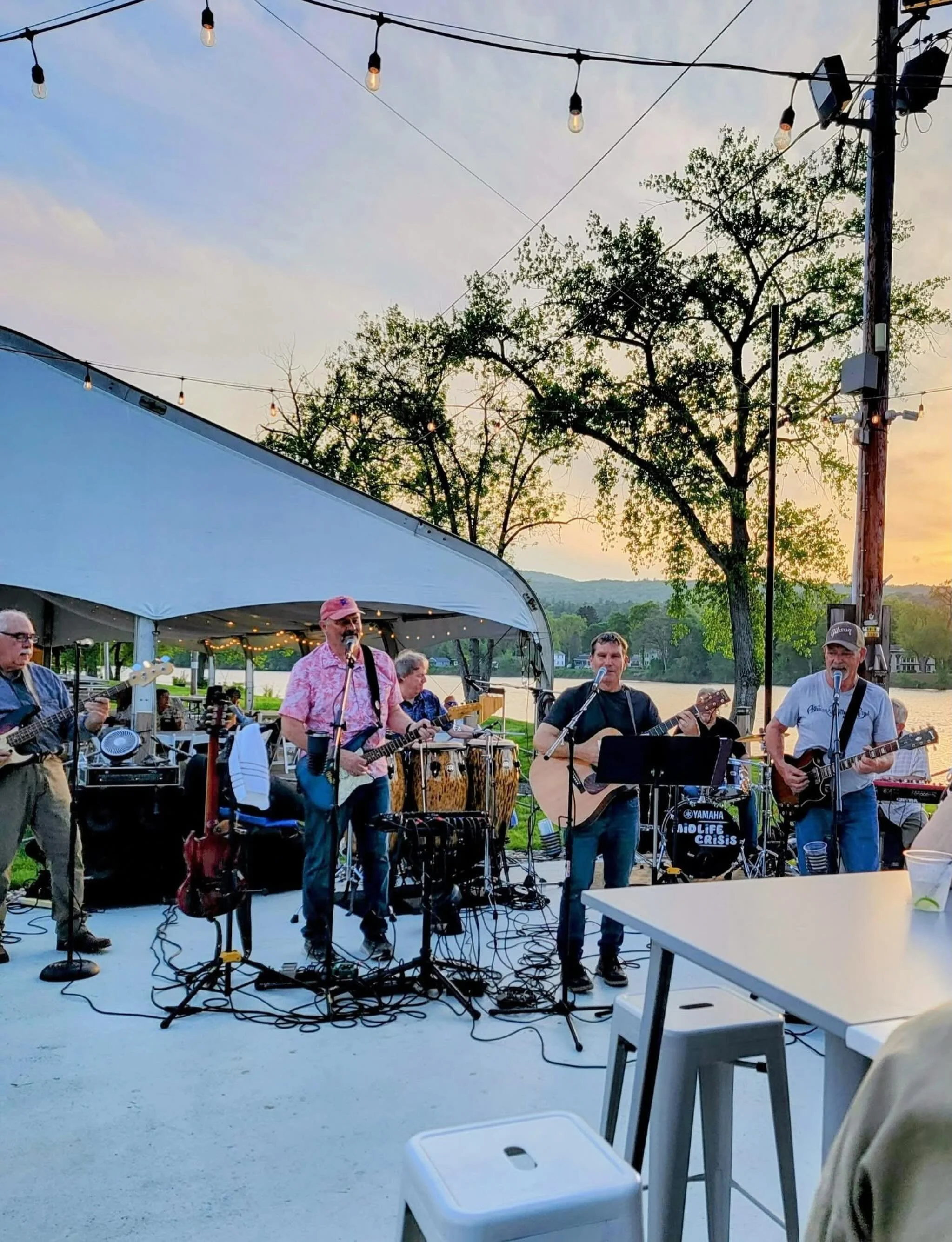 🎶 MID LIFE CRISIS TONIGHT 6-9PM 🎶 They will be playing under the tent and Just One Moor will be open 4-10pm 🎉🍻