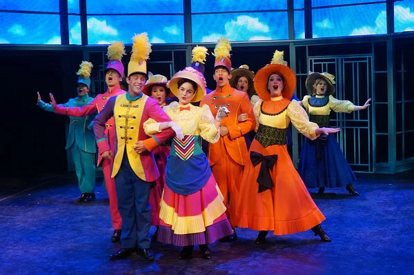 Mary Poppins 4968 cropped-M.jpg