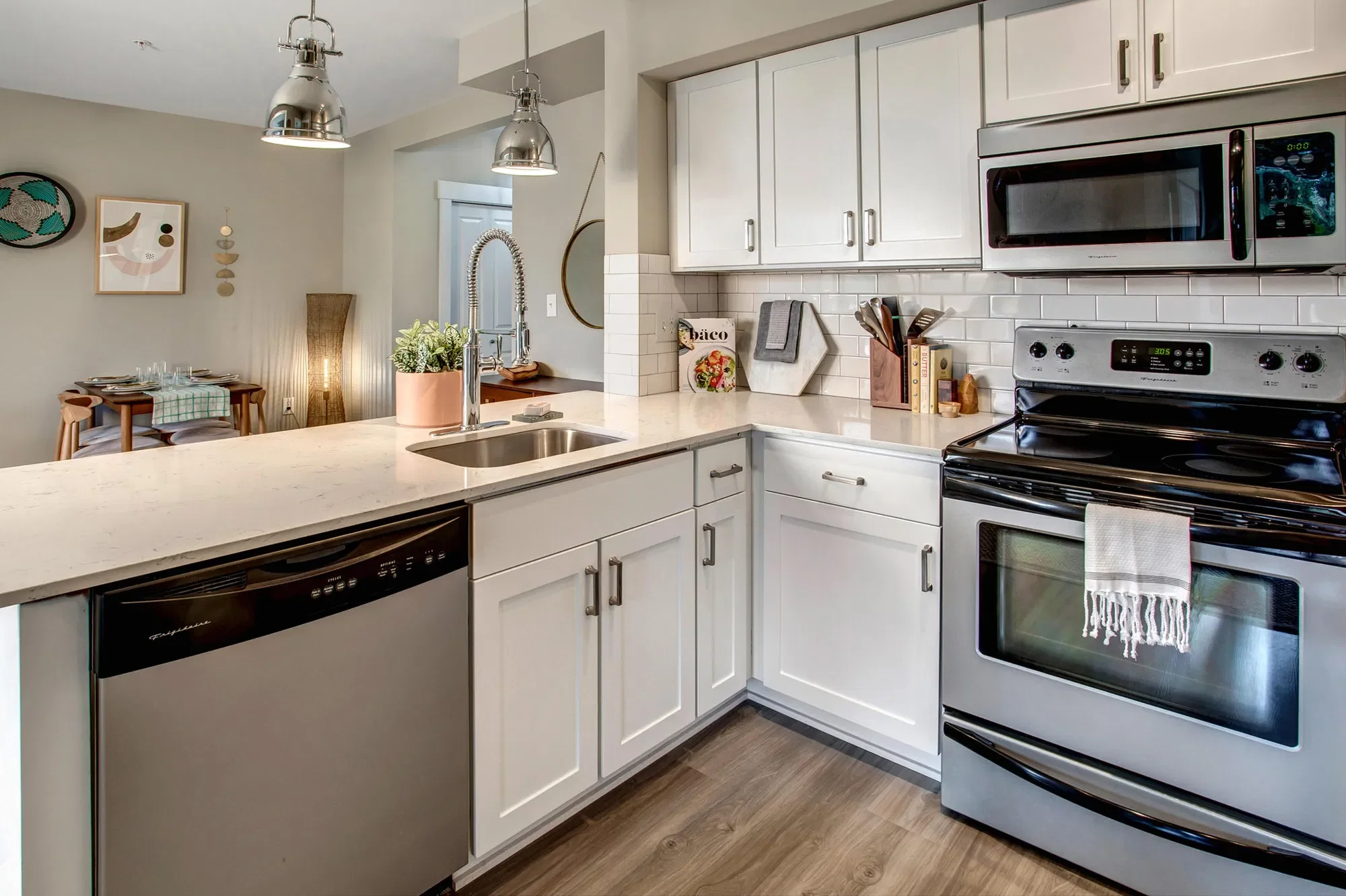 310 Kitchen 4.webp