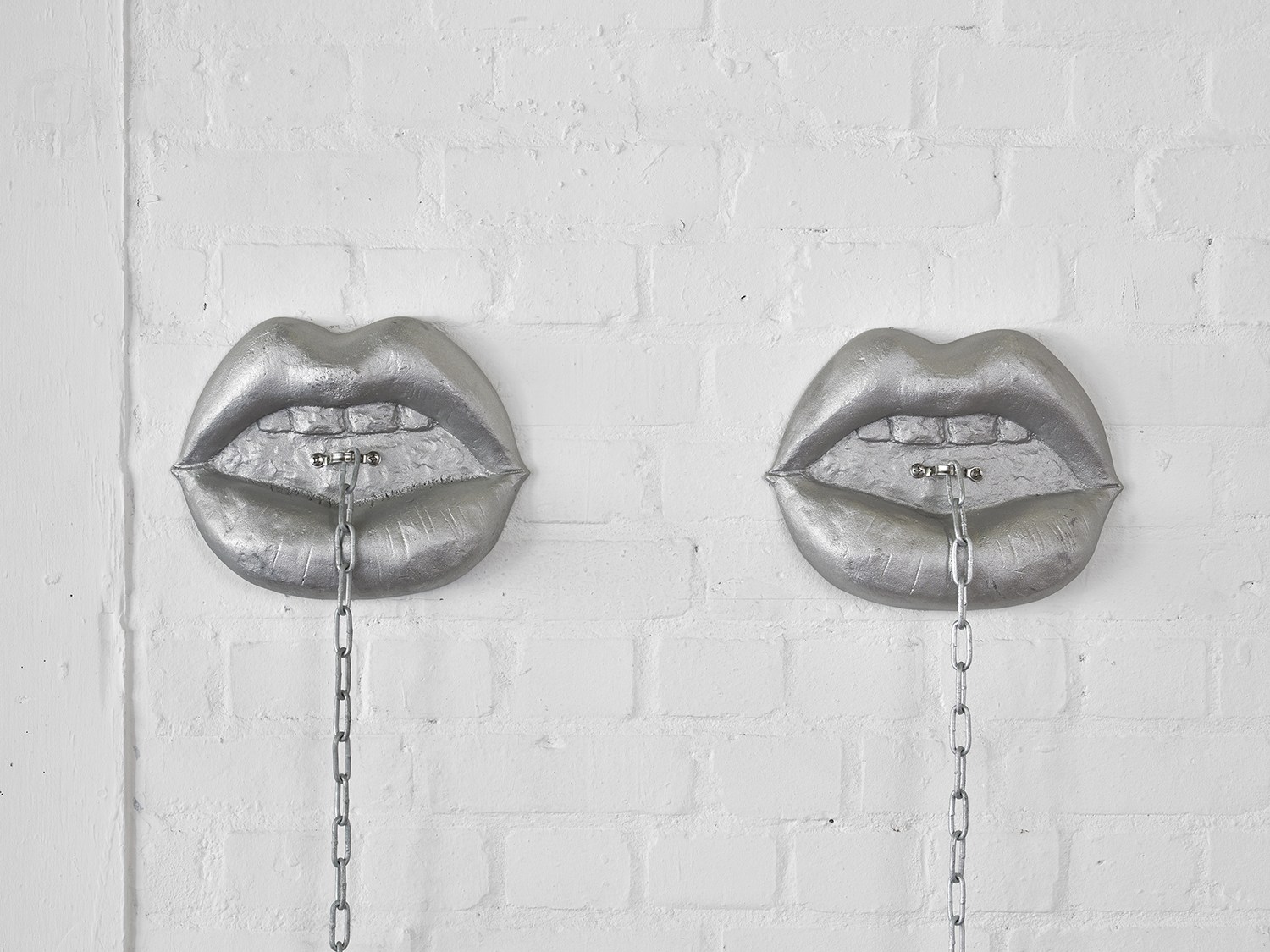  Liz Craft,  Between You &amp; Me (I - V) , 2018, Aluminum, steel chain, Pair of mouths: 28 x 21.5 x 5.7 cm / 11 x 8.5 x 2.25 in each, Chain dimensions variable 