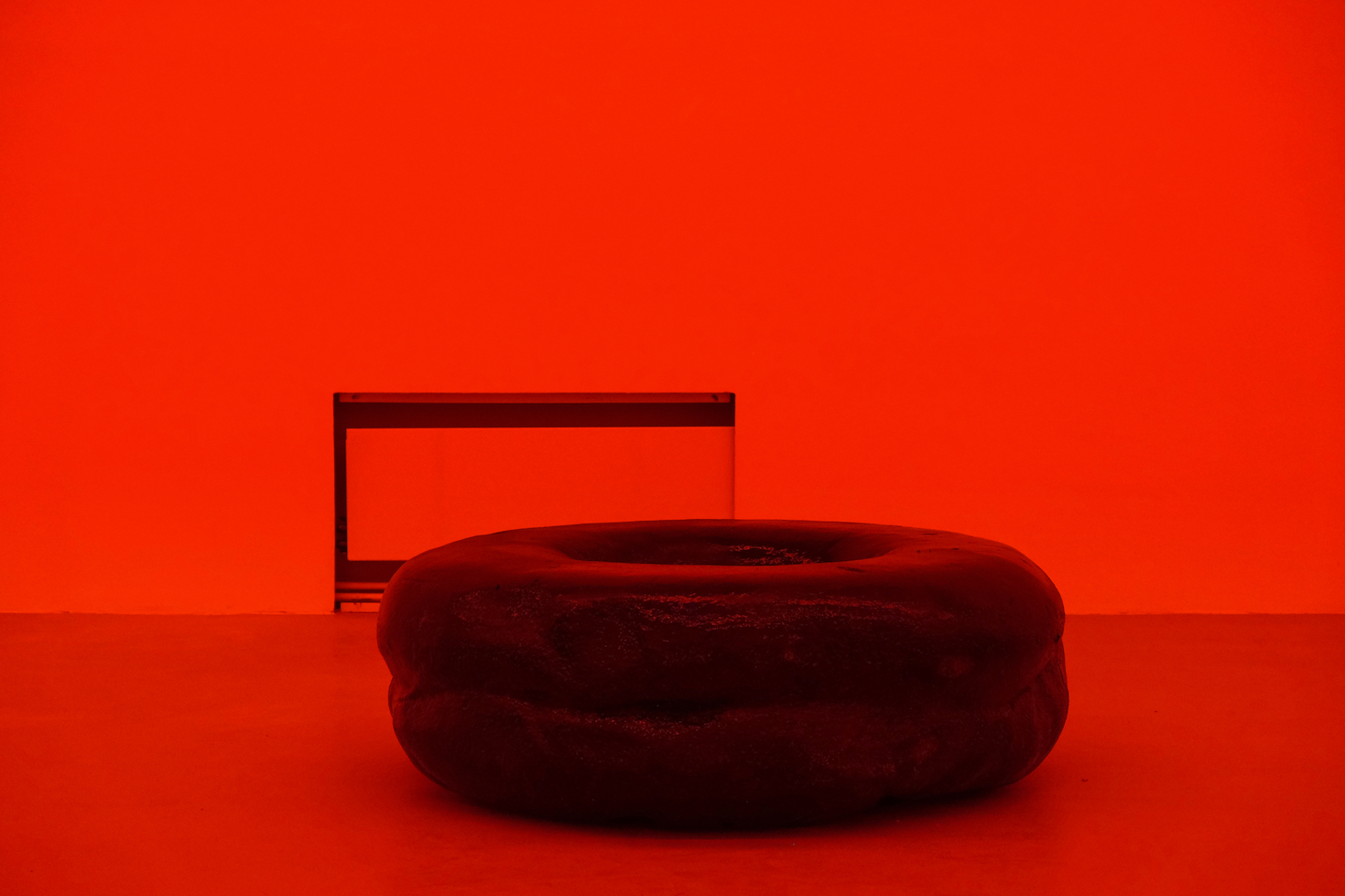  Brud,  The Donut of Confusion I , 2018, Foam, Bitumen of Judea, Mica, Line-X, 140 x 140 x 50 cm 