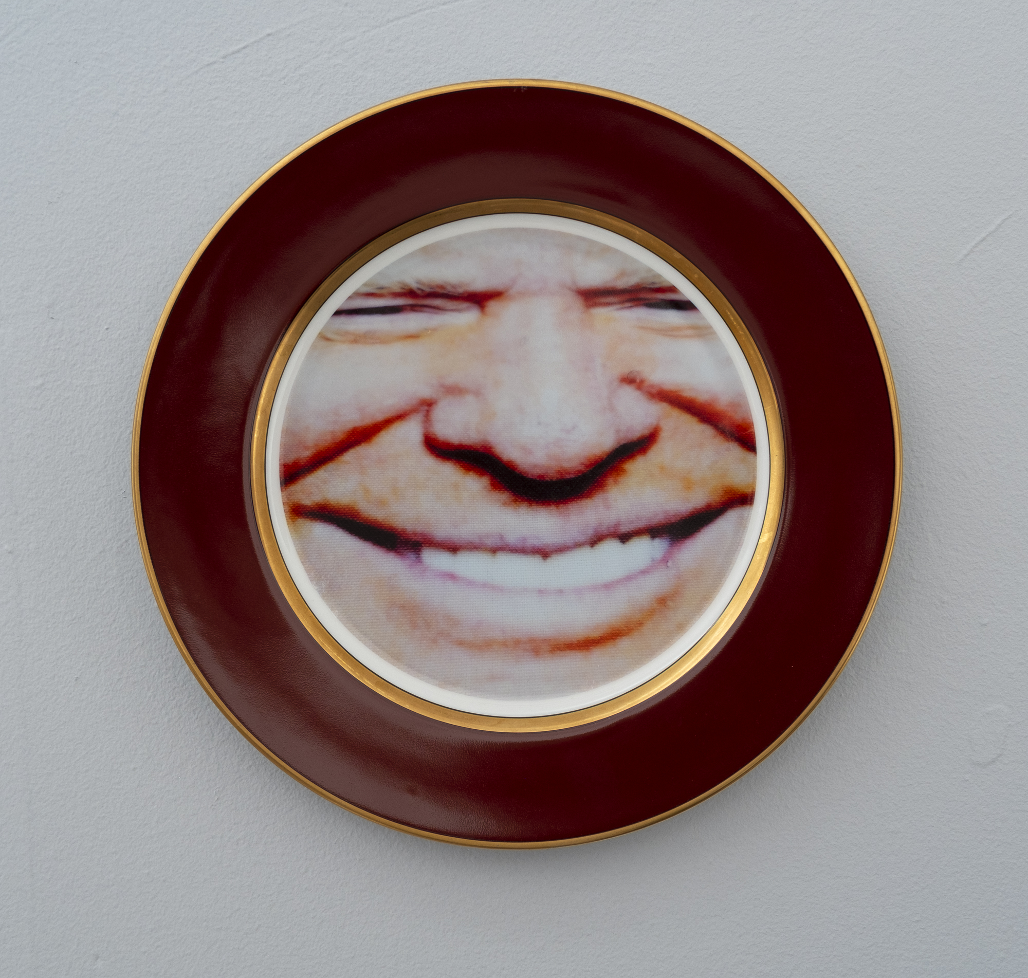  Bean Gilsdorf,  Donald Trump , 2018, Ceramic plate, 10.25 inch diameter 