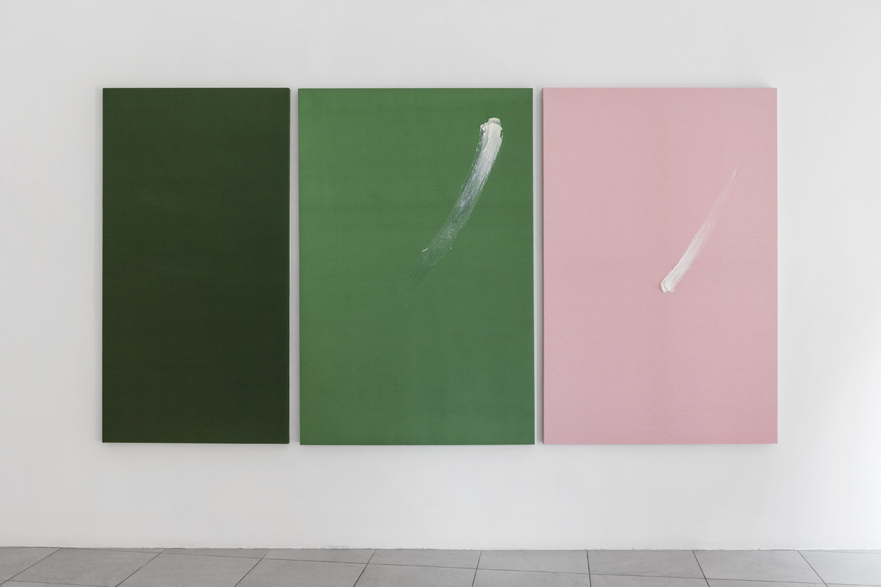  Davide La Montagna,  B8 C3,  2018, green and pink stretched fabric, ointment with essential rose and lavender oils, 150 x 288 cm 