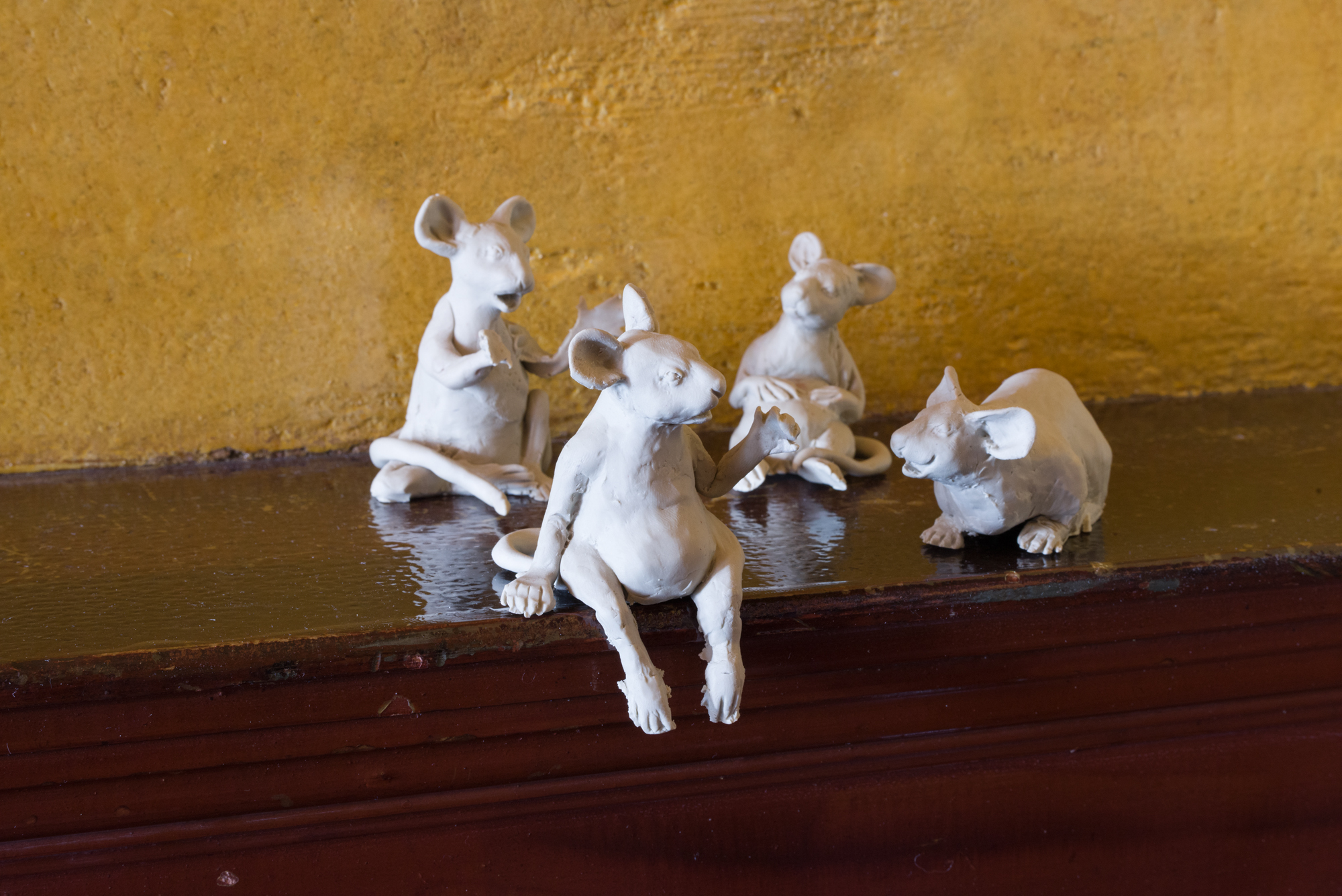  Jorge Satorre,  Sometimes I use images in my work that might be embarrassing to me, my family or my dealers (mice),  2019. Epoxy, dimensions variable. Courtesy of the artist and Labor, Mexico; Photo: Preston/Kalogiros; Courtesy of The 500 Capp Stree