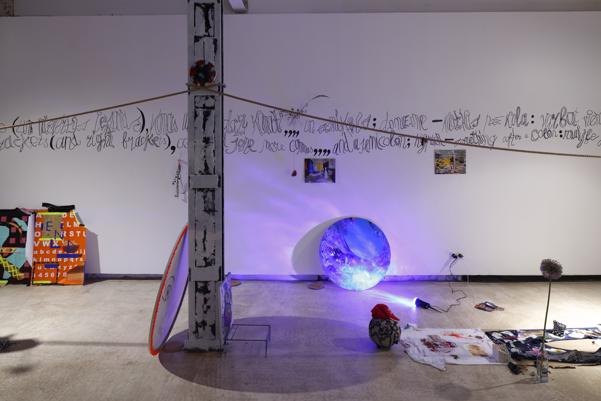  Bora Akinciturk, Jaakko Pallasvuo, “Inhumana”, 2019, rope, textiles, found objects, ear plugs, flowers 