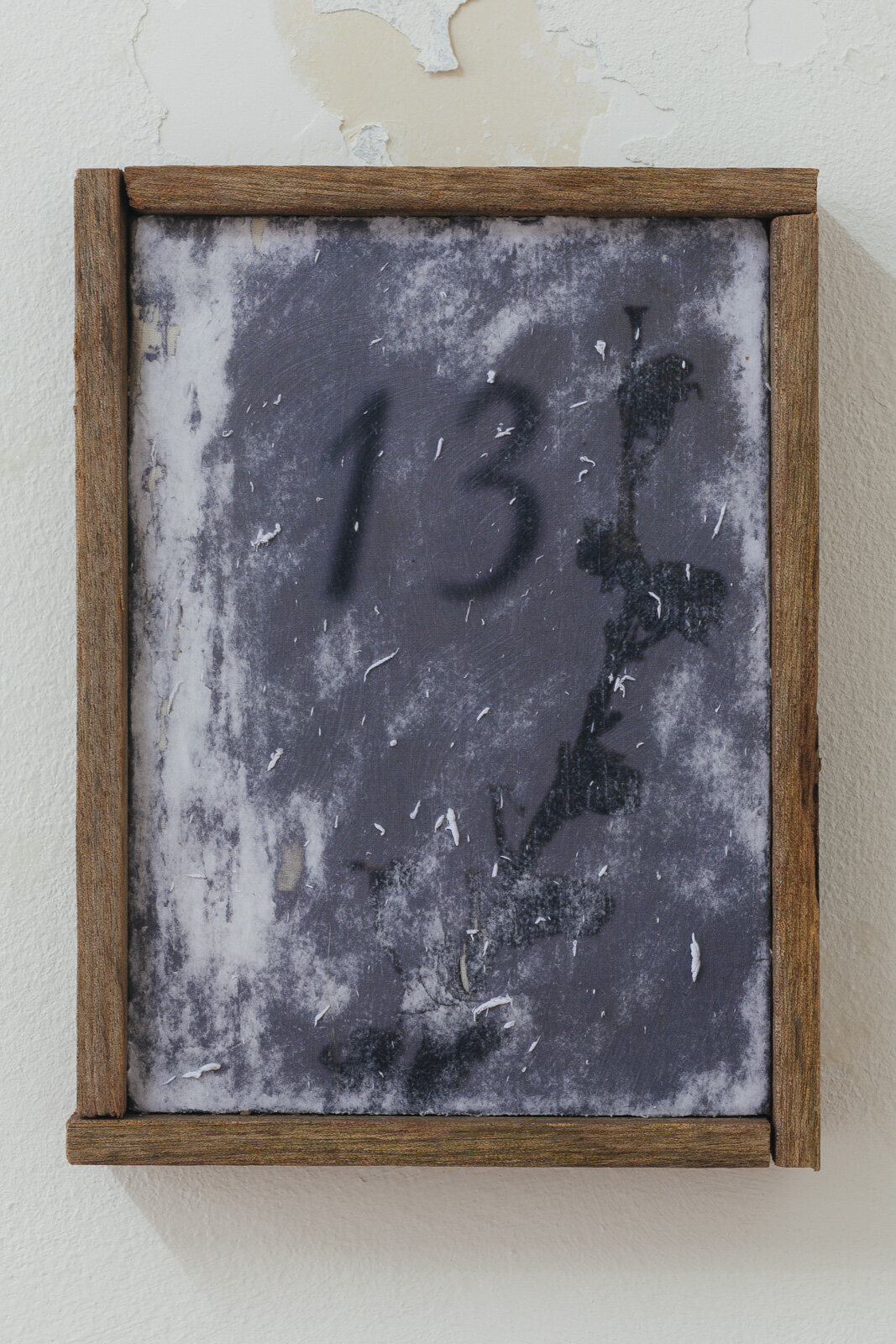  Garrett Lockhart, untitled (13), 2019, laserprint and paper fibres on raw cotton, salvaged wood, 17 x 23 cm. 
