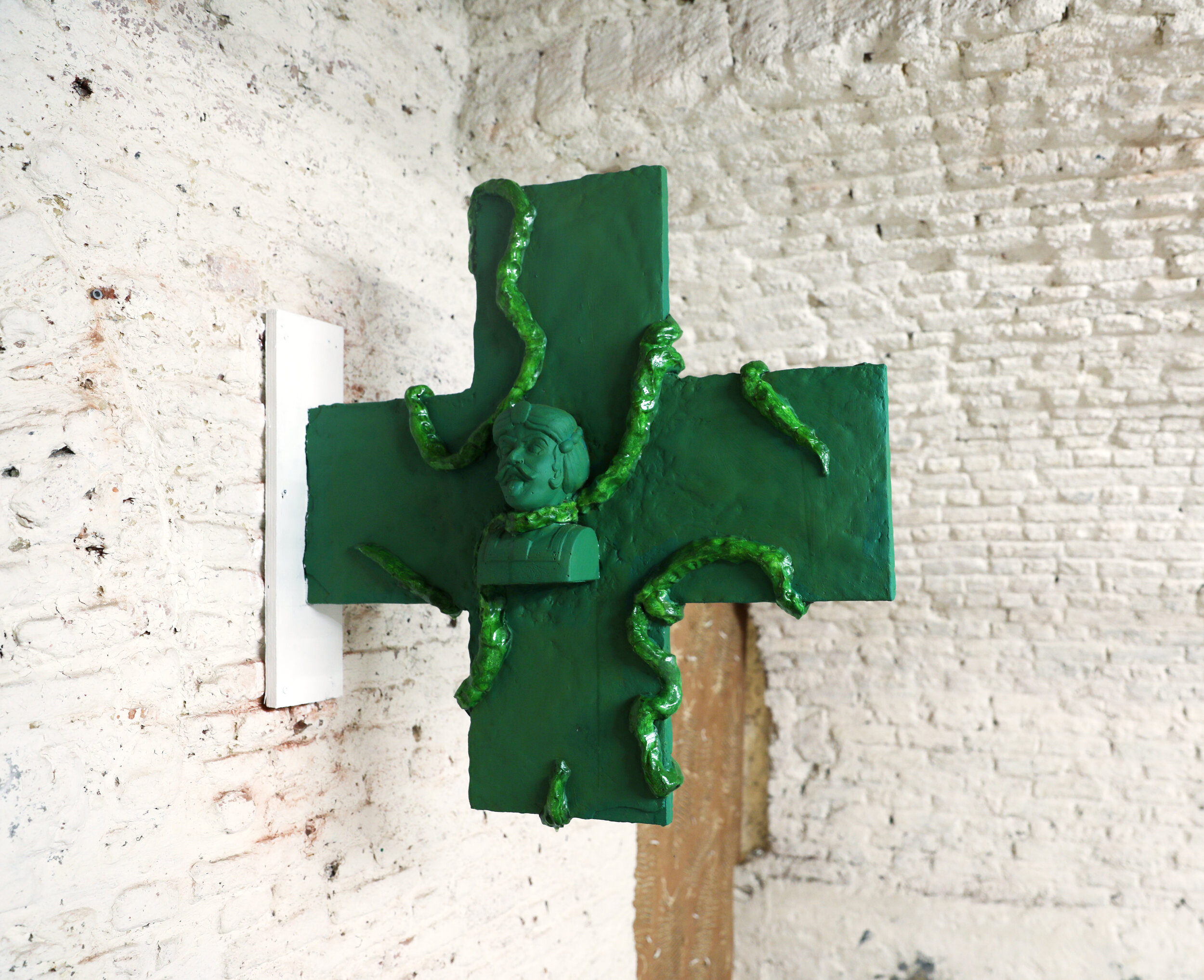 4 Joppe Venema, Pharmakon, 2020, Wood, Plaster, epoxy clay and epoxy resin, 100 x 90 cm.jpg