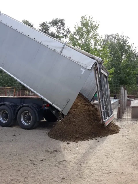 Cimenter une cour à Becej