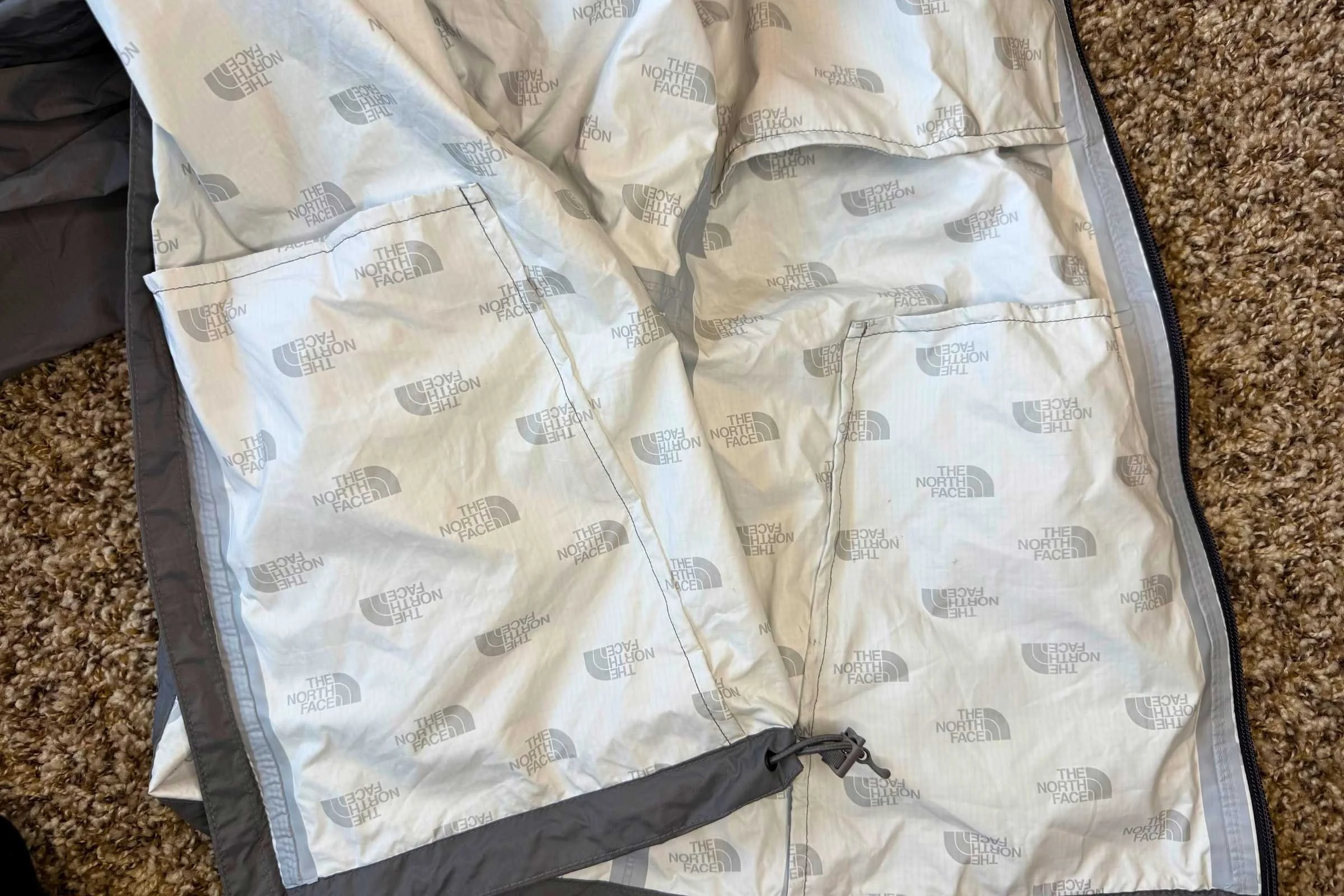 The internal drop pockets are plenty spacious enough to fit any phone.