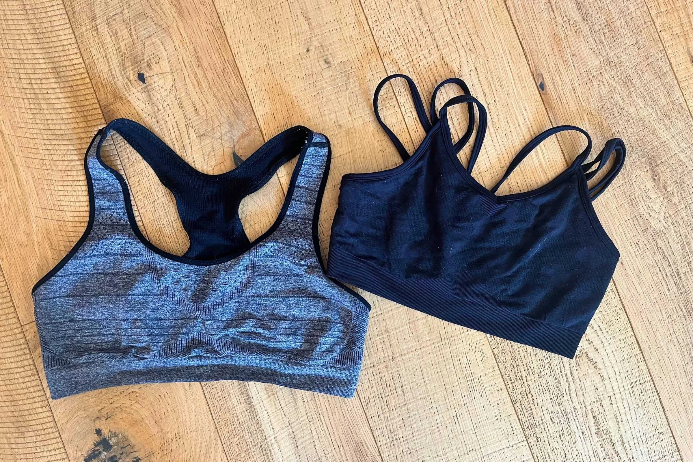 We tested the Smartwool Seamless Racerback (left) and the Smartwool Seamless Strappy Bra (right). The Seamless Racerback left has been used for several years, the Seamless Strappy is new to us for this season.