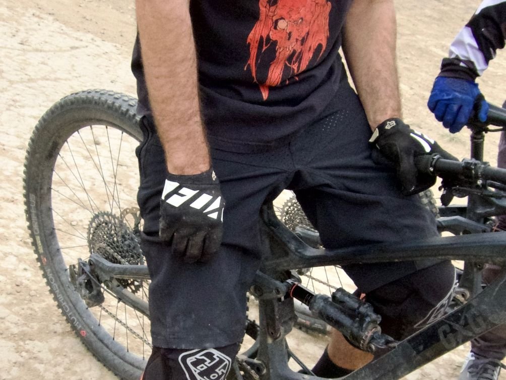 The best MTB pants you can buy  8 bike pants in review  Page 9 of 9   ENDURO Mountainbike Magazine
