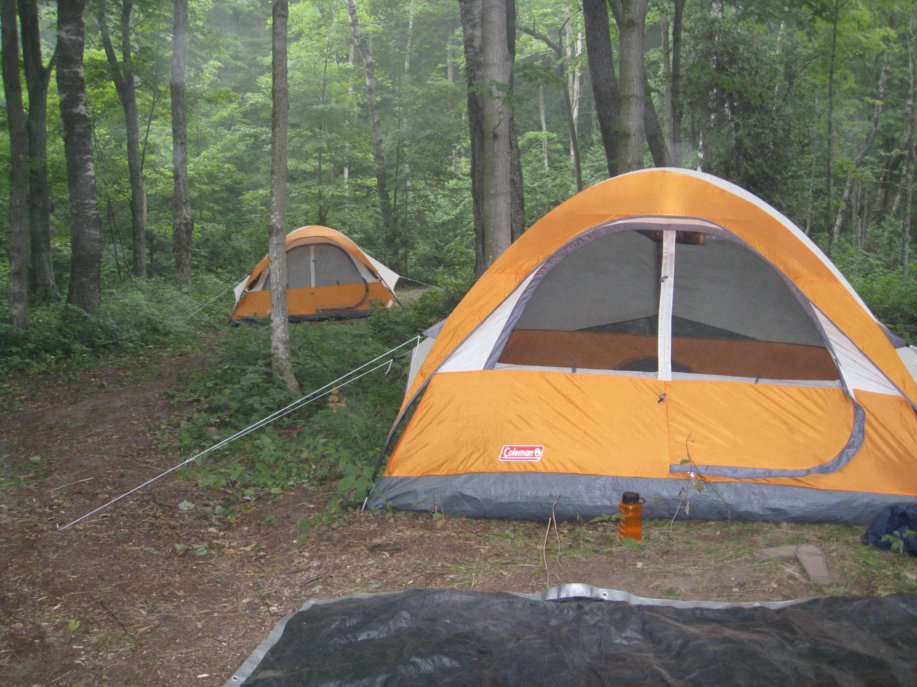 If you choose to camp with the Sundome, use it in dry areas with low wind and no weather in the future. Here, the author uses the Sundome as part of an outdoor education camp he is teaching. Photo courtesy Micah Leinbach.