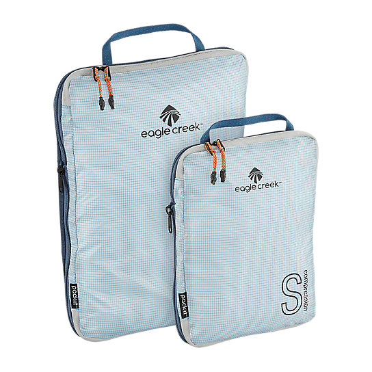 The Eagle Creek Pack-It Specter Tech Compression Cube Set in blue.