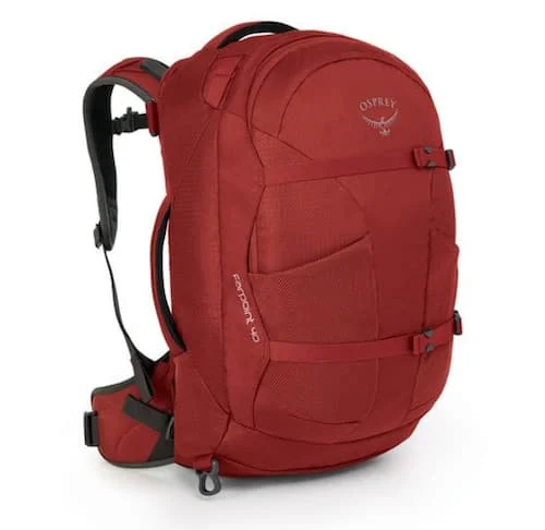 The Osprey Farpoint is our top pick for men’s travel backpack.