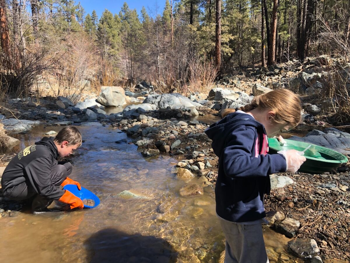 Gold panning: rivers where you can still find gold