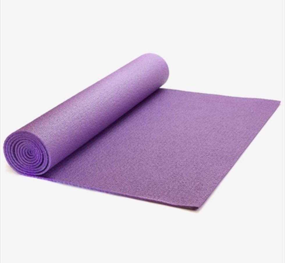 Review: Gaiam's Extra-Thick Yoga Mat Saves My Knees During Workouts