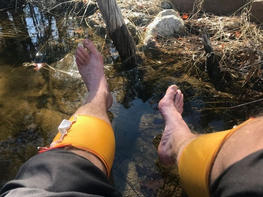 feet-cold-water-therapy.jpg