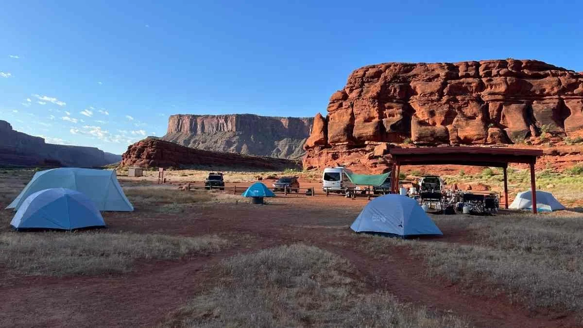 Camping gear checklist: Your guide to a well-prepared camping trip