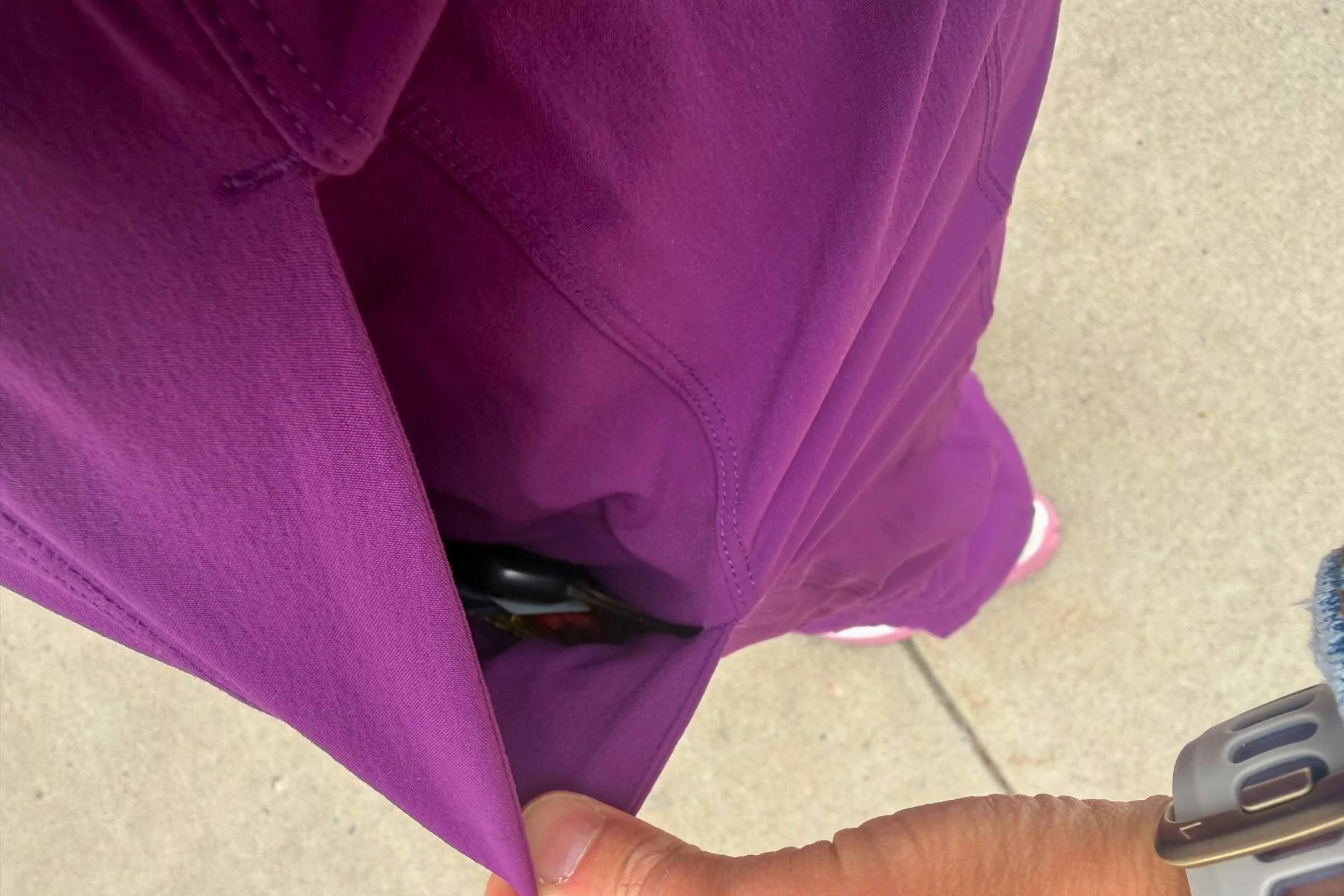 The hand pockets are deep and stretchy. We had no issues storing keys and our phone in them, and would only worry about them falling out if we were doing anything other than casual walking.