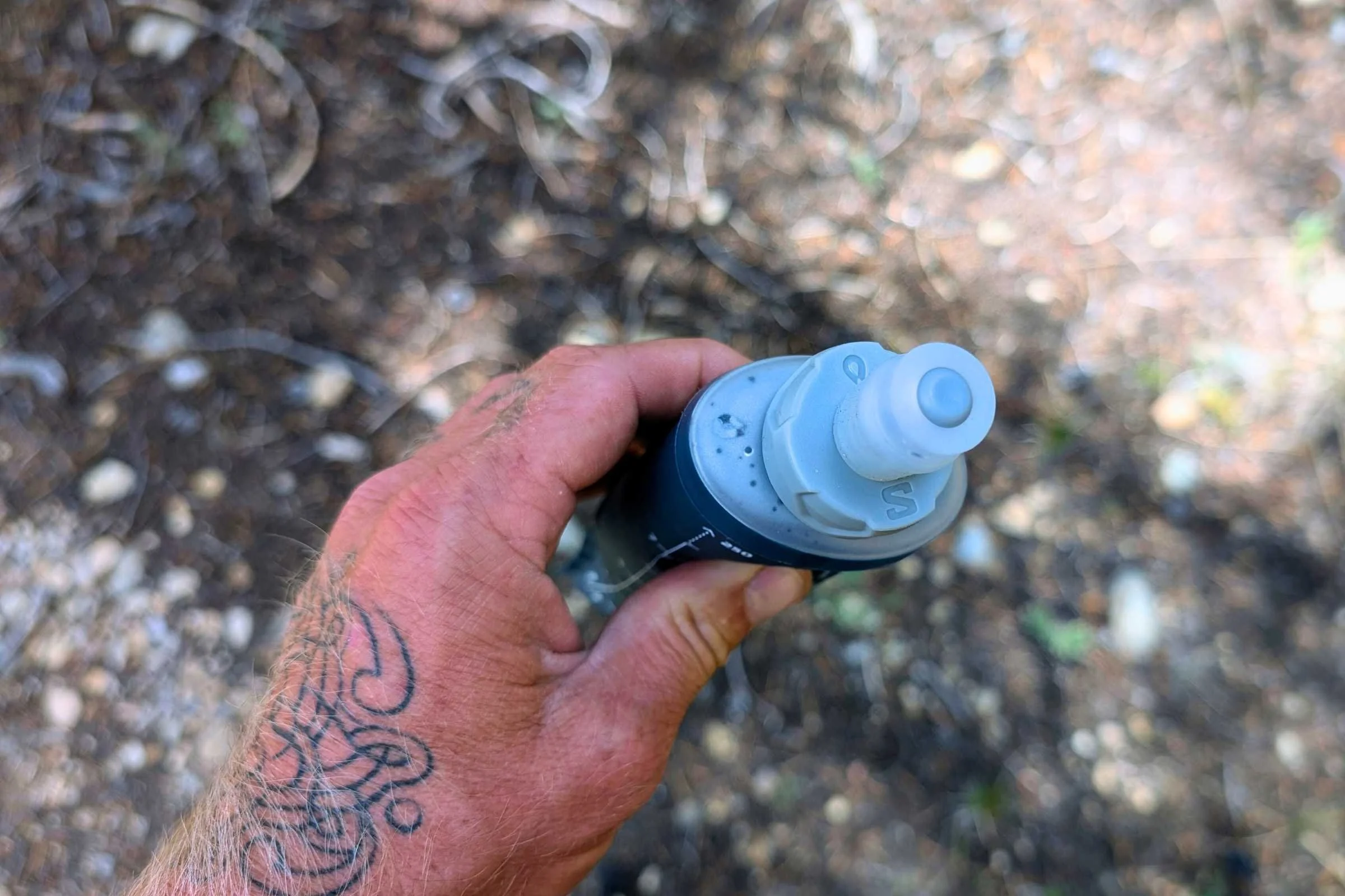Close-up of the top of the Salomon Soft Flask 250mL