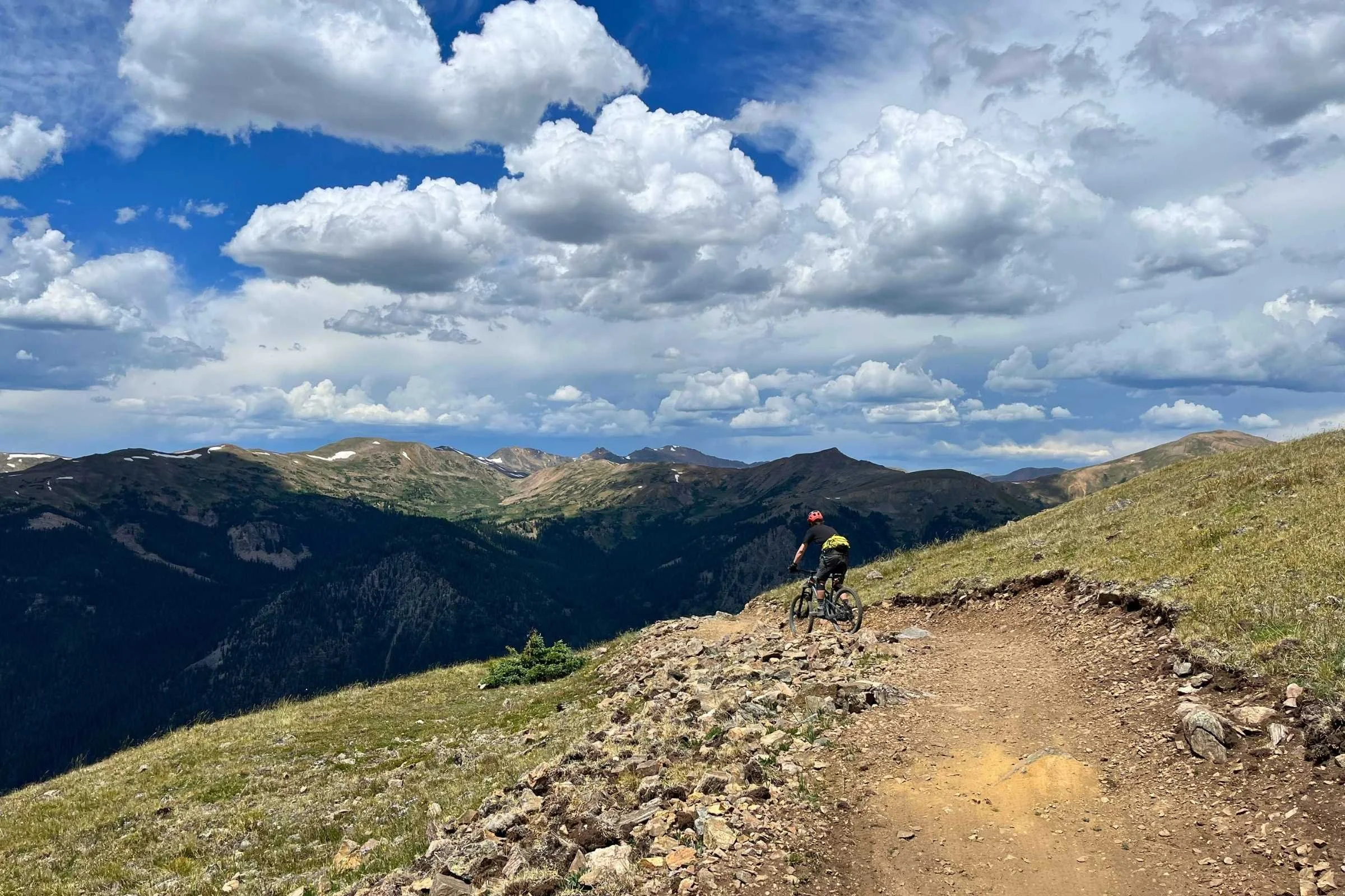 We tested the Tarn jersey on high alpine rides in the mountains of Colorado. Photo by Stasia Stockwell.