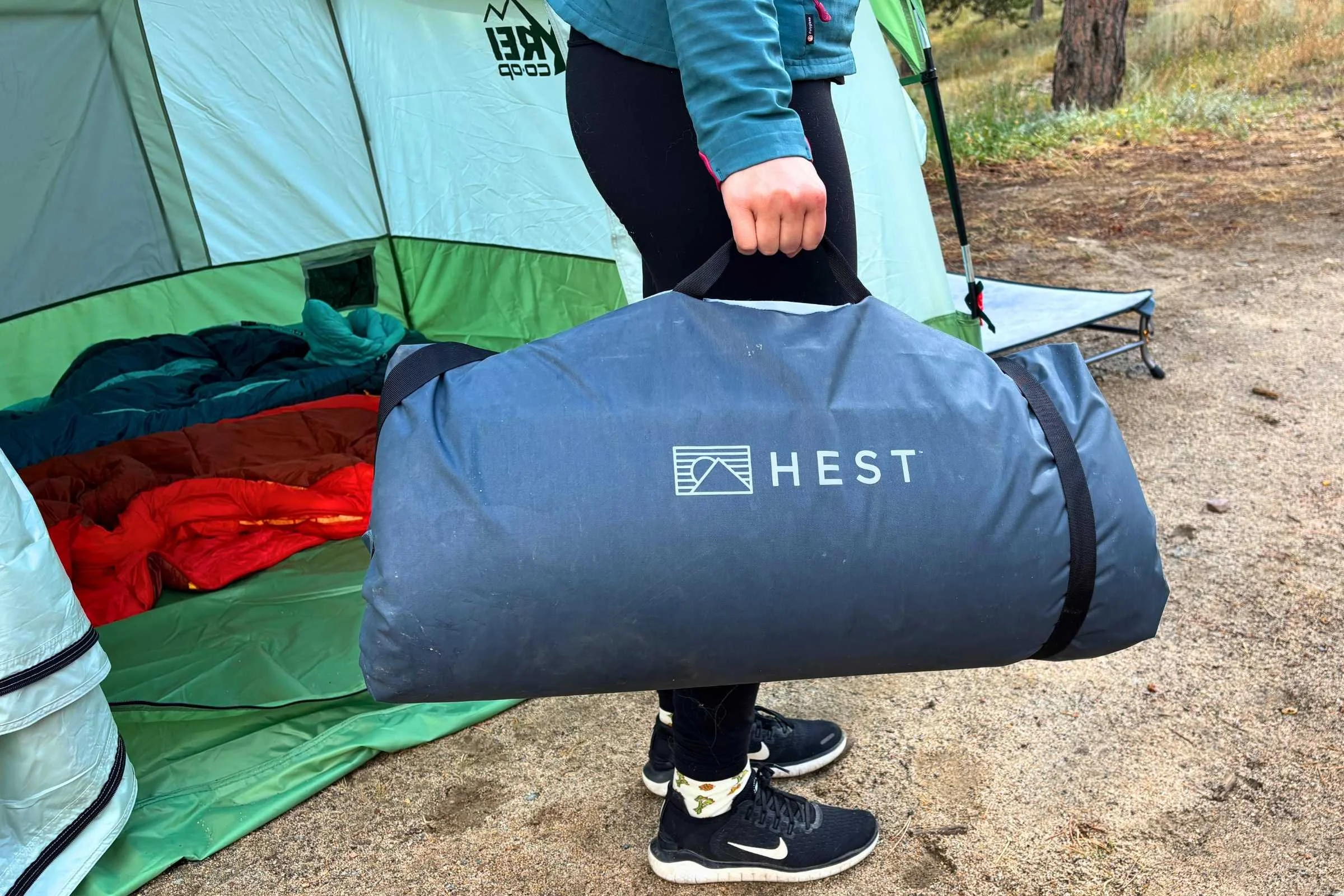 Compression straps and a carrying handle make this bed easy to travel with, even if it’s a bit bulky