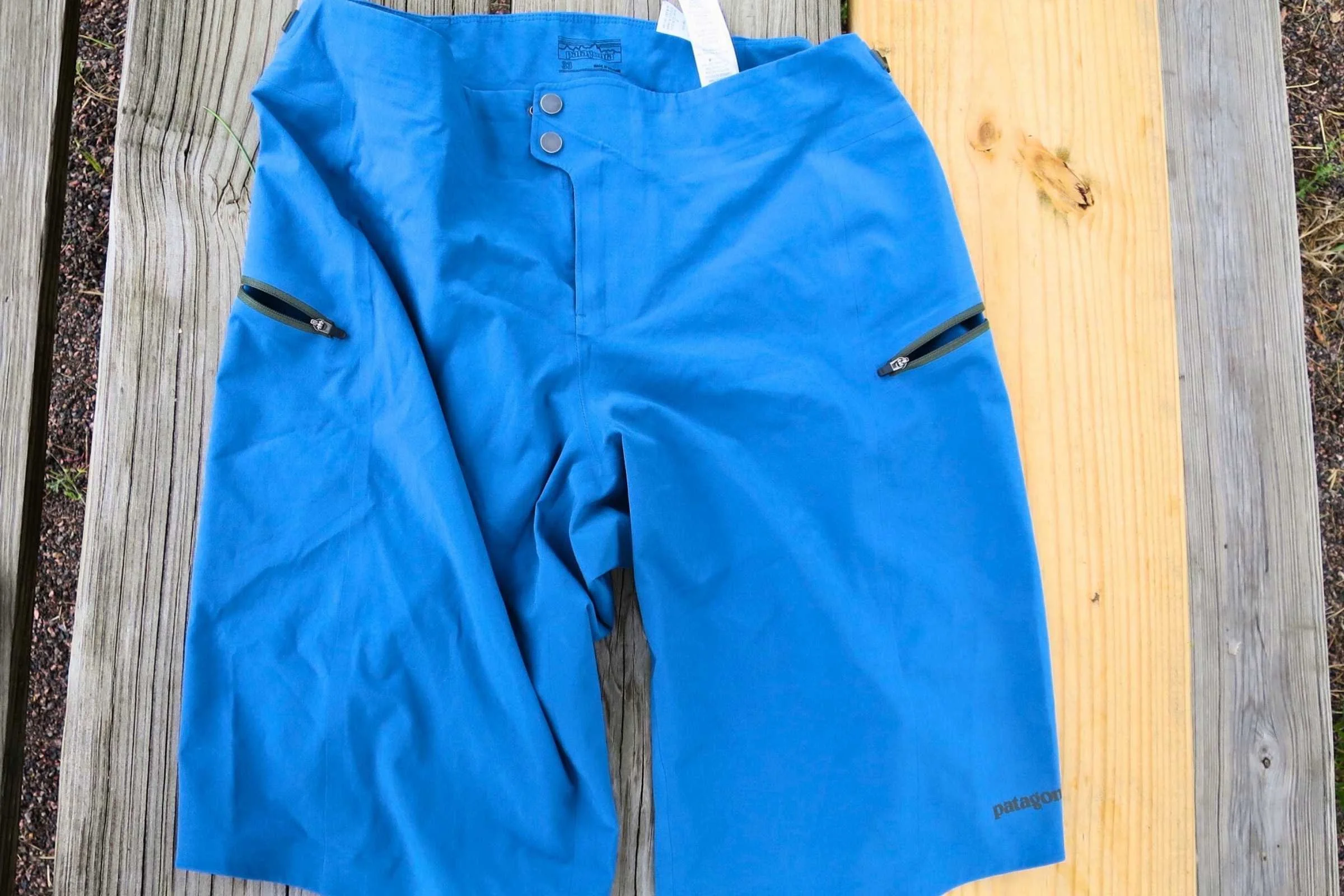 We liked the shape, size, and zippers of the pockets on the Patagonia Dirt Roamer shorts.