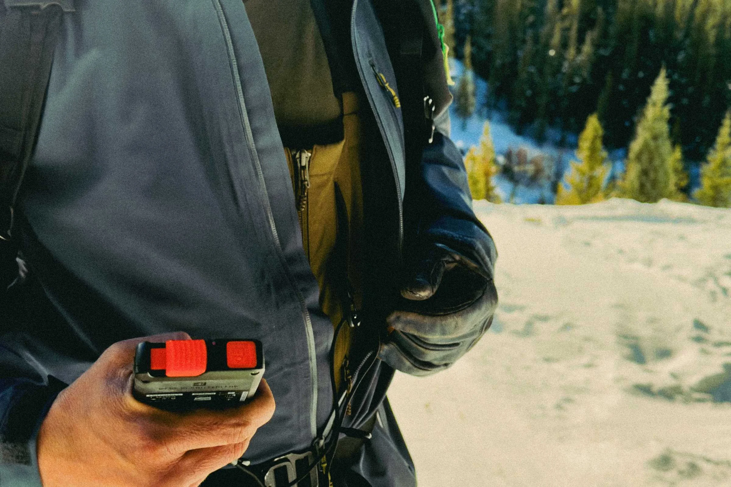   One chest pocket on the Cloudchaser bibs has a beacon clip.   Photo credit: Jacob Callaghan  
