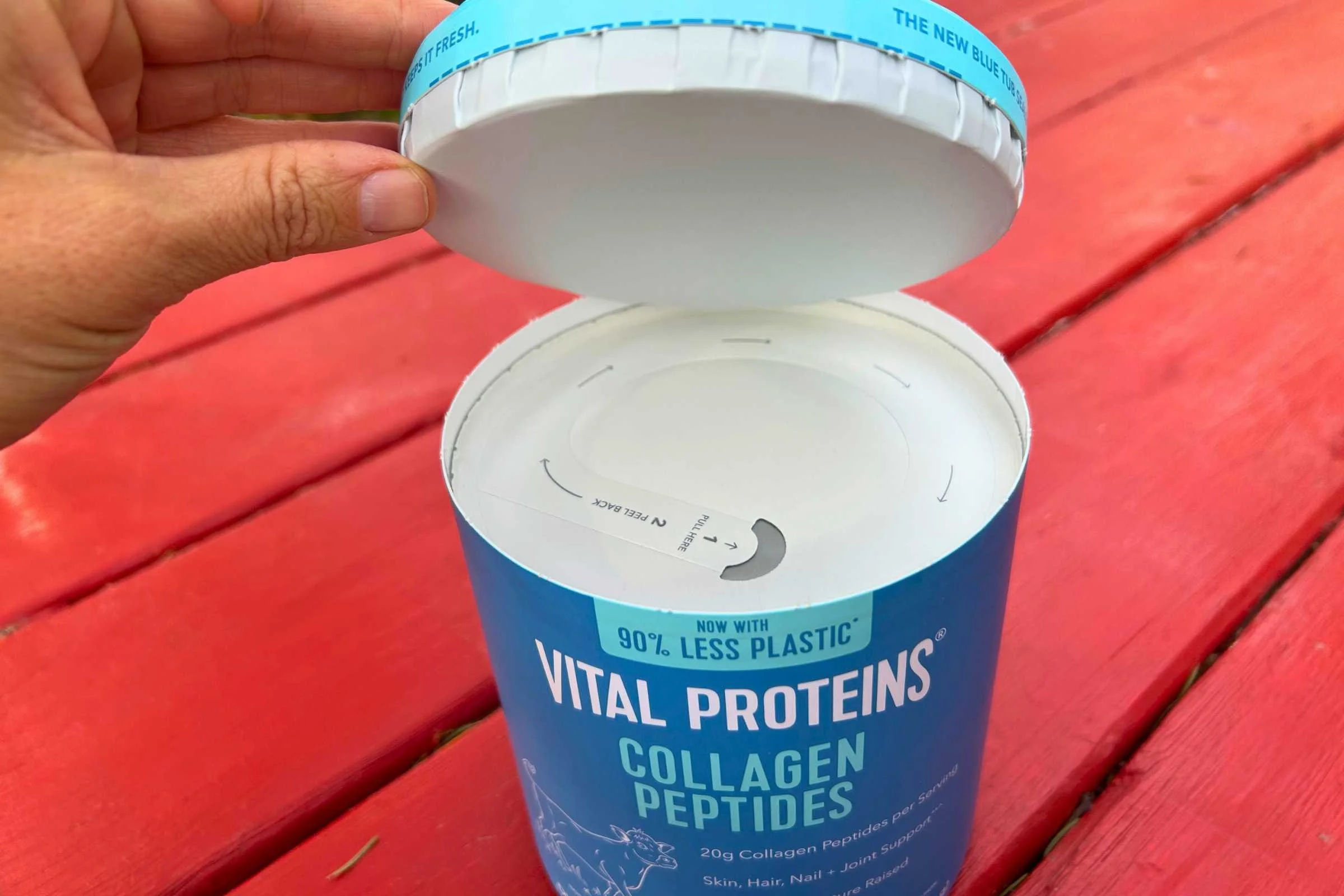   Vital Proteins Collagen Peptides lid and inner seal detail  