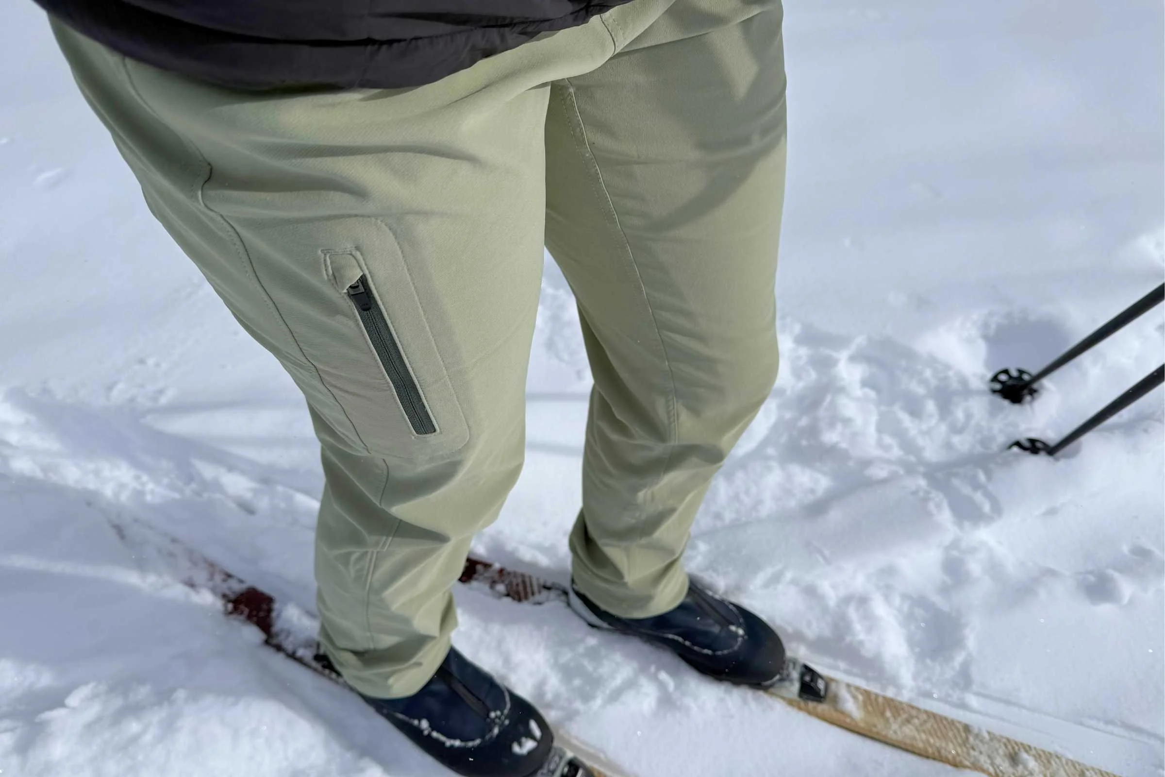   Close-up of Stio Pinedale pants zippered thigh pocket  