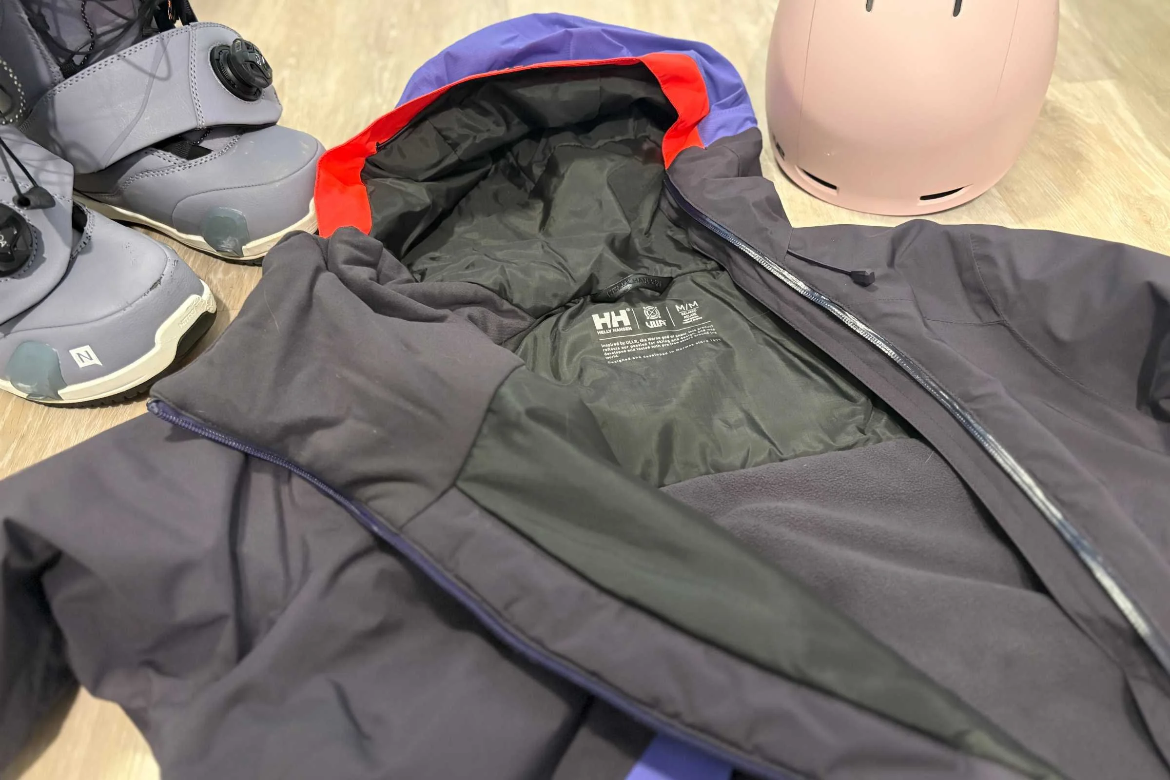  Helly Hansen Powchaser 2.0 jacket interior lining and hood  