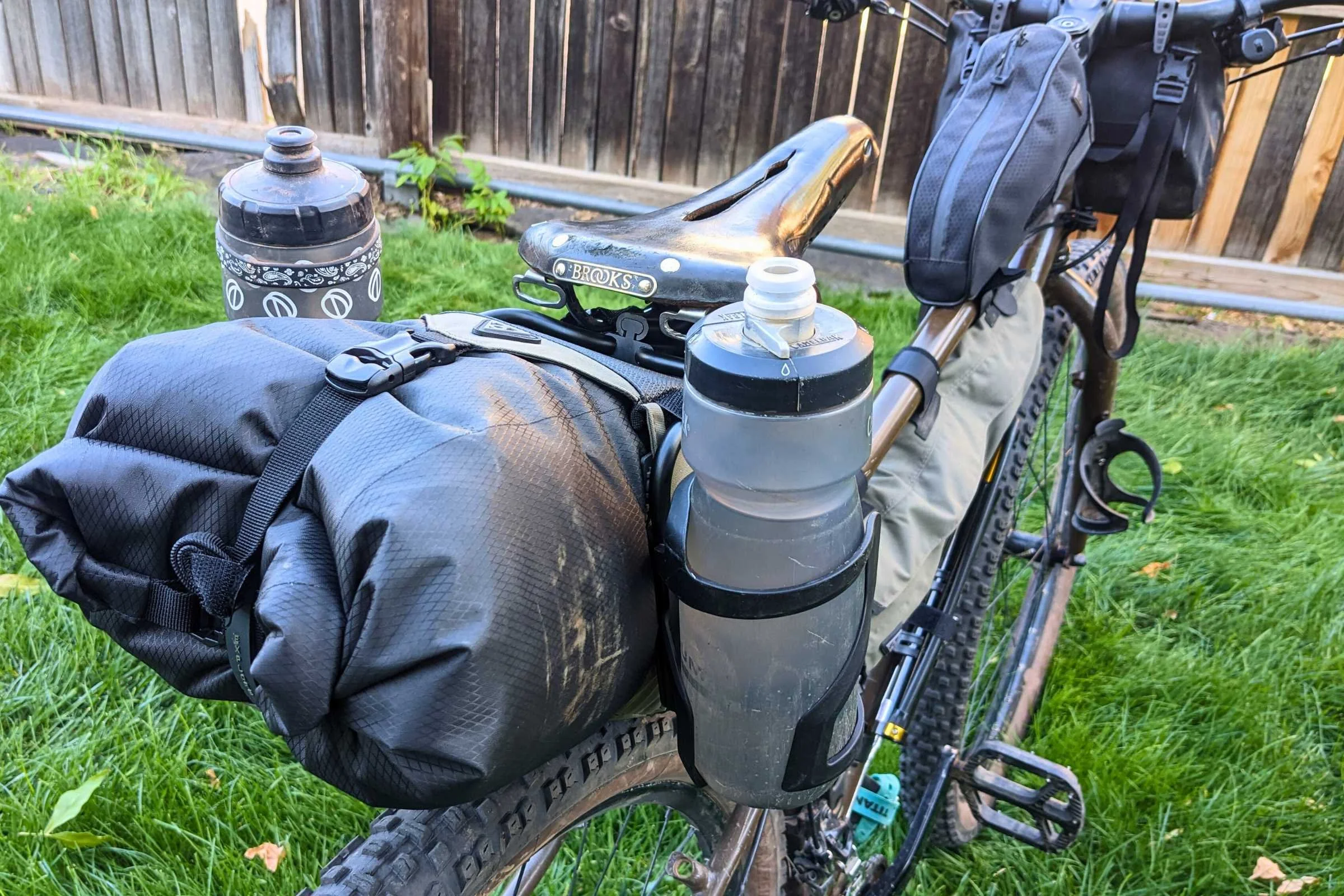   The fully-loaded Topeak Backloader X with the Topeak Wishbone and water bottles.  