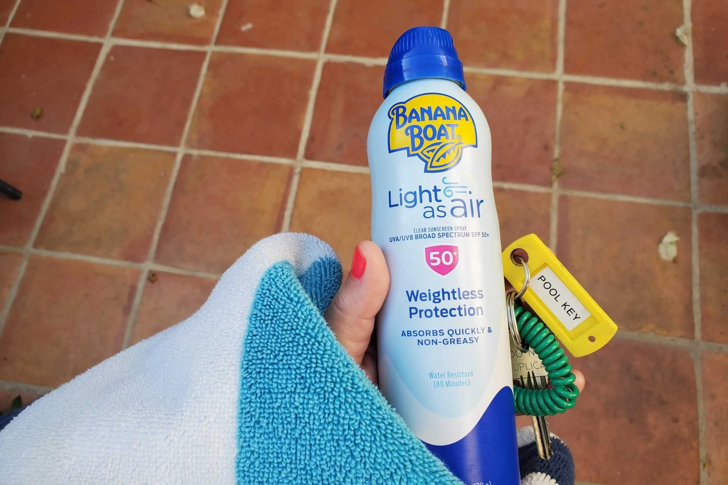 banana-boat-light-as-air-spray-spf-50-1.jpg