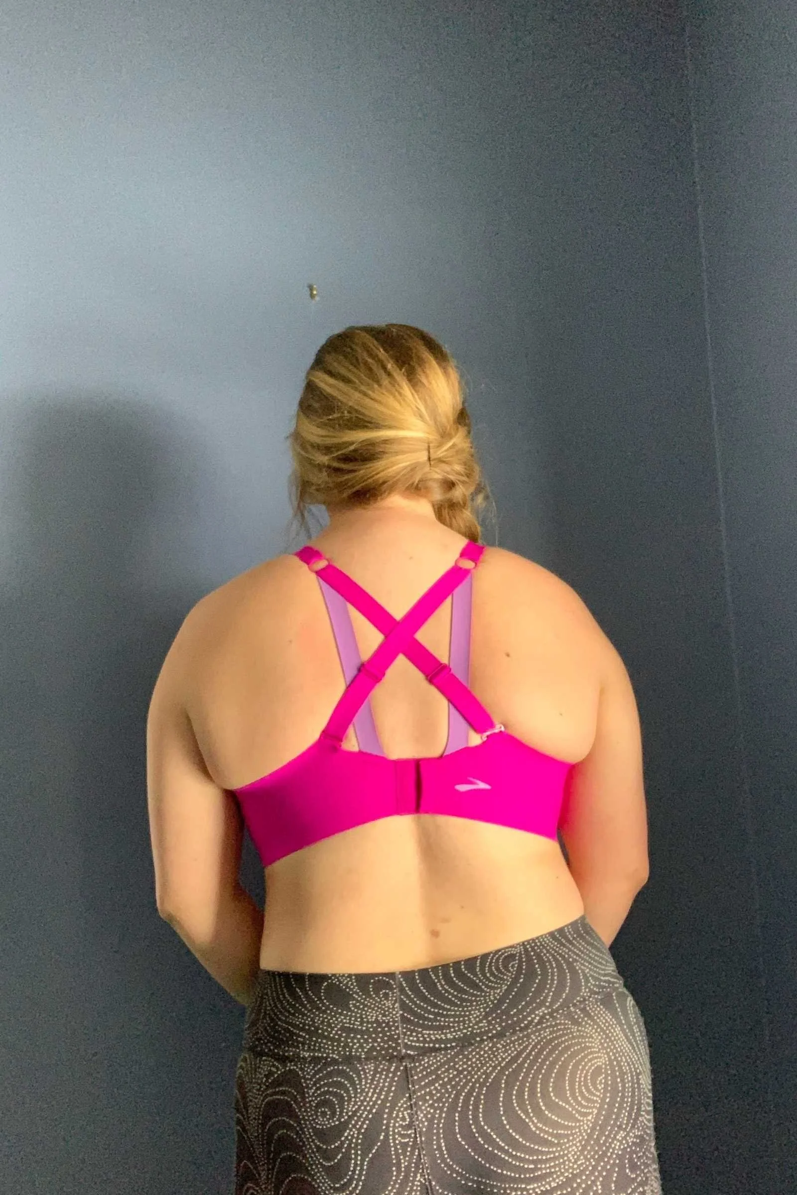   Back view of the Brooks Dare Underwire Run Bra showing cross-back straps and band fit.  