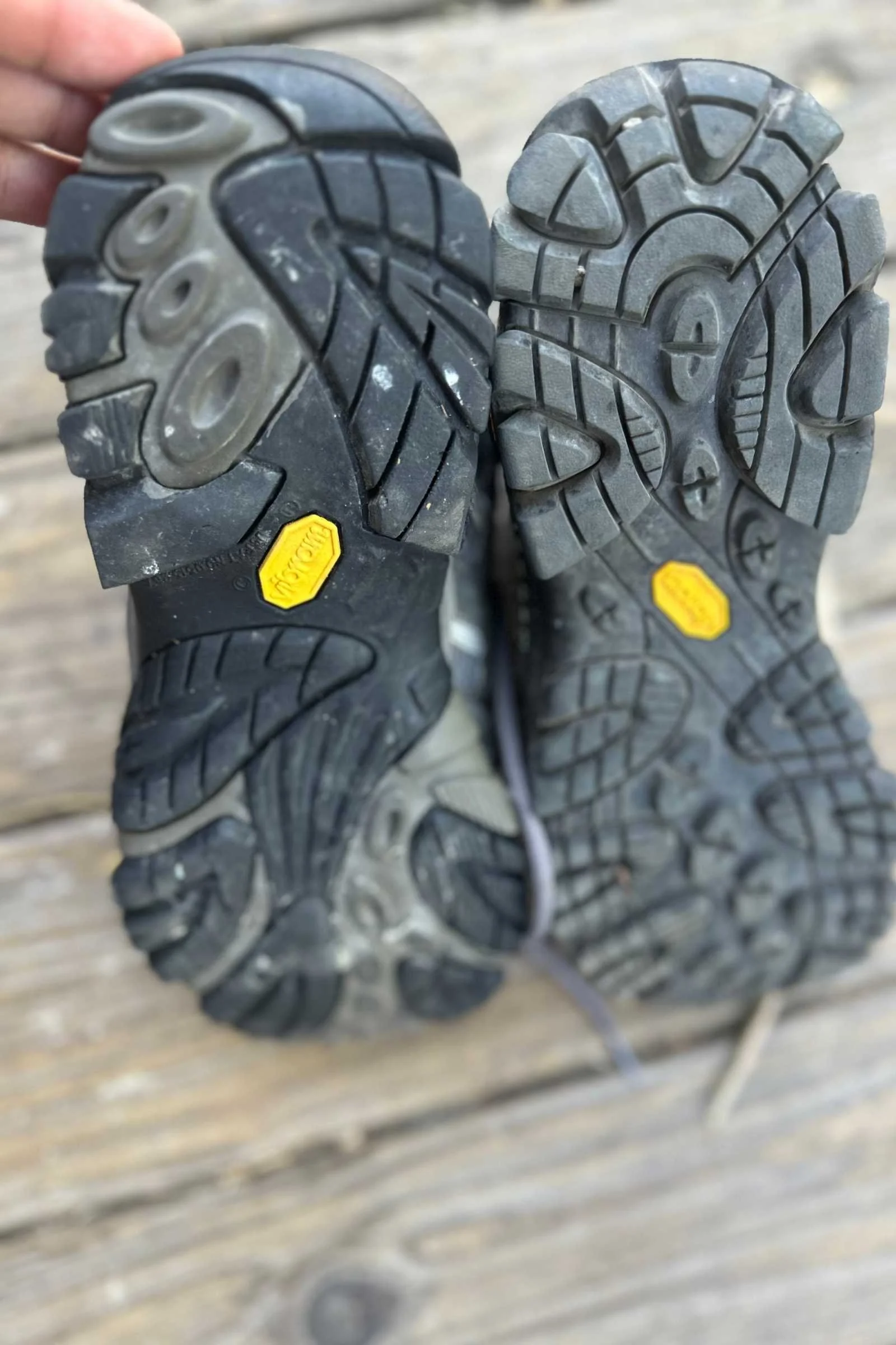   Tread comparisong on Merrell Moab 3 Mid Waterproof compared to another hiking boot  