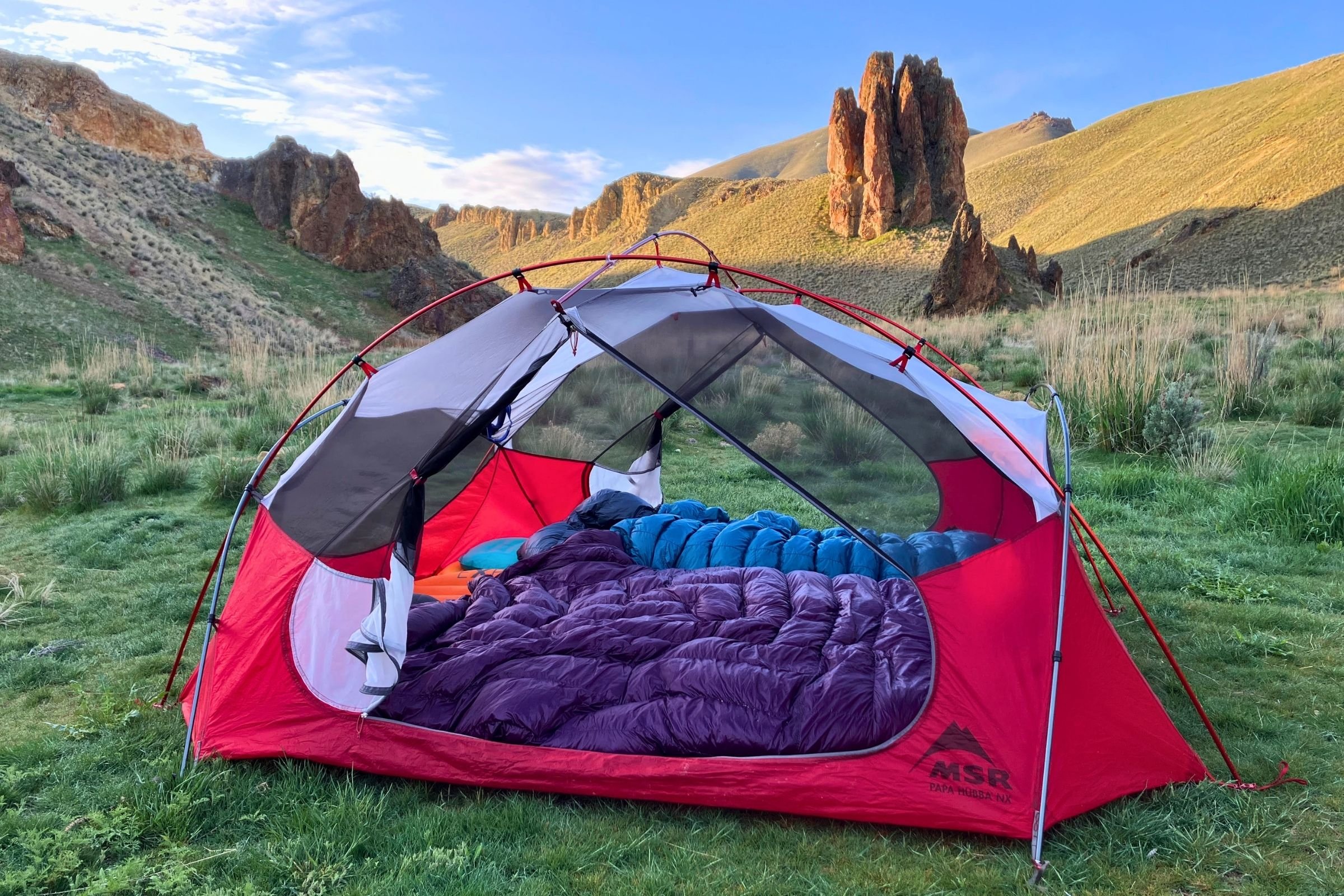   Enlightened Equipment Accomplice and Katabatic Palisade Owyhee Canyonlands.   Photo by&nbsp; Tiffany Searsdodd  
