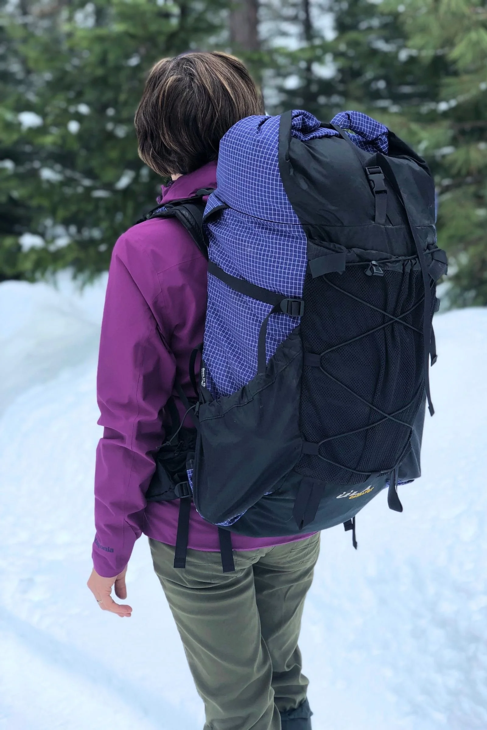   The ULA Catalyst has a mesh pocket as well as suspension cord. Note the slanted side pockets, which make it easier to access water bottles.   Photo by Eric Weeks.  