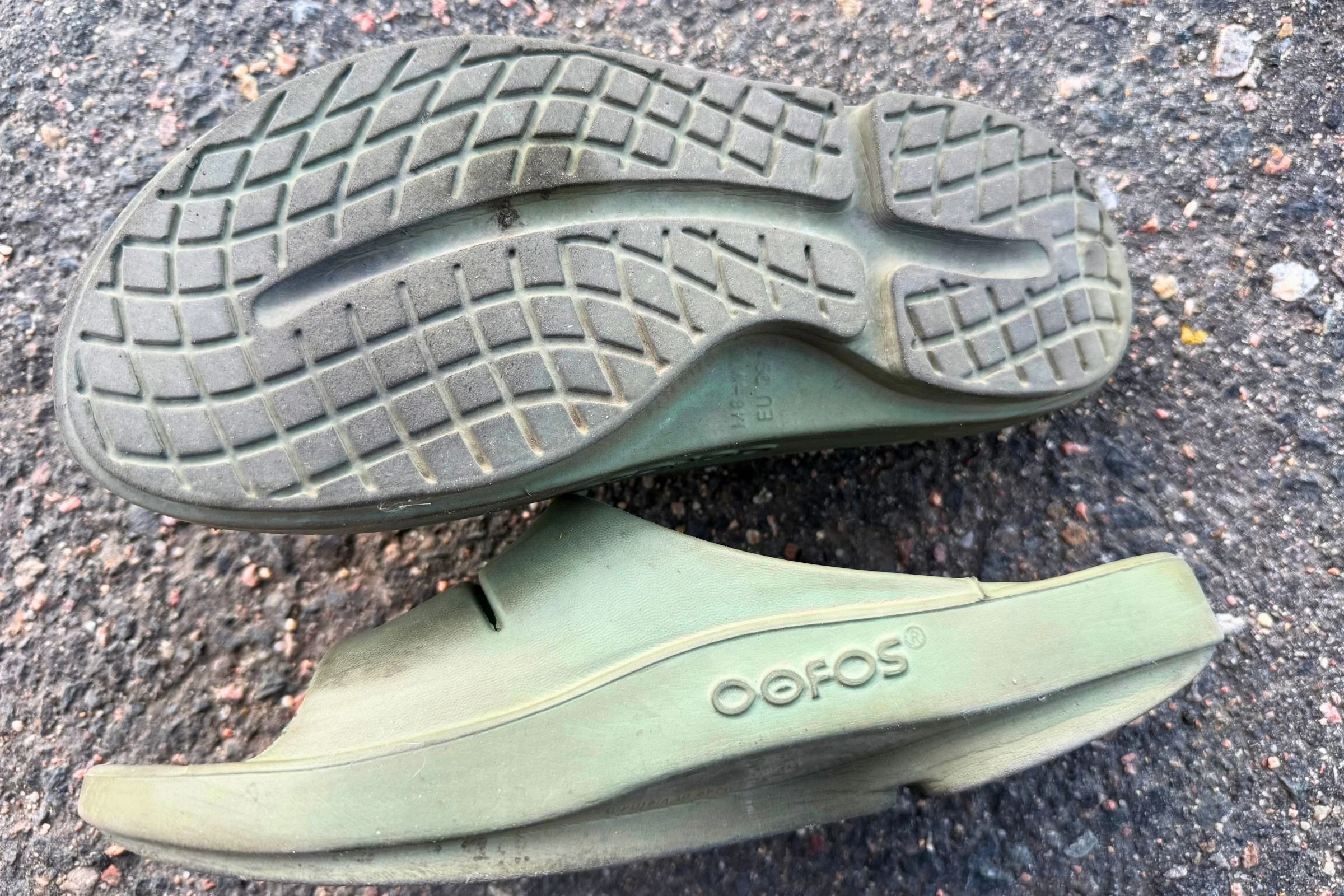 oofos-ooahh-outsole.jpg
