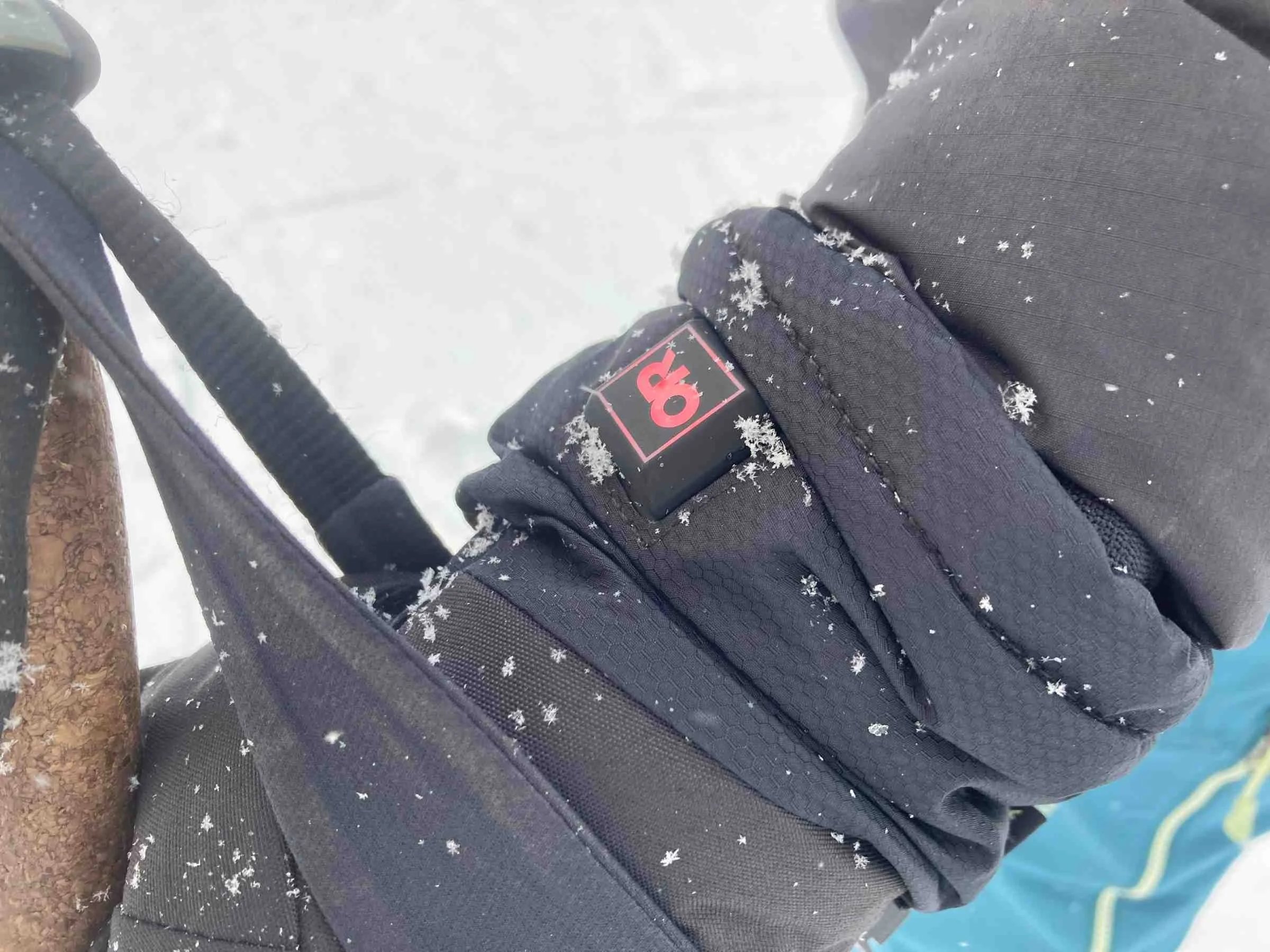   The OR heated gloves use color-coded buttons to show you the heat level. Red (default) = most cozy, Yellow = medium. Green = low.   Photo by Trey French  